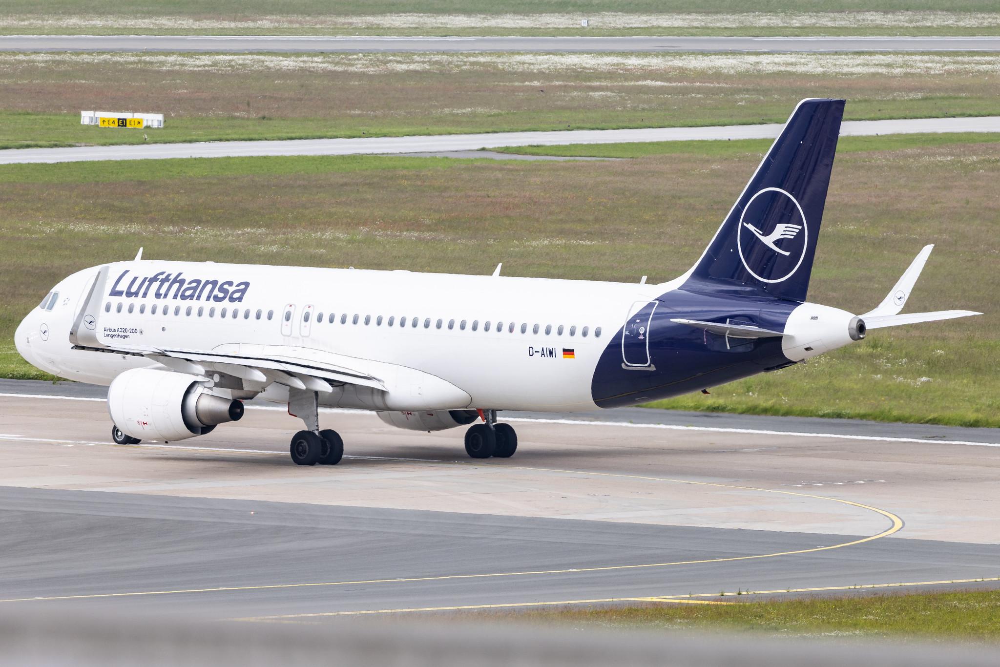 Hamburg Airport: Lufthansa (LH / DLH) |  Airbus A320-214 A320 | D-AIWI | MSN 8951