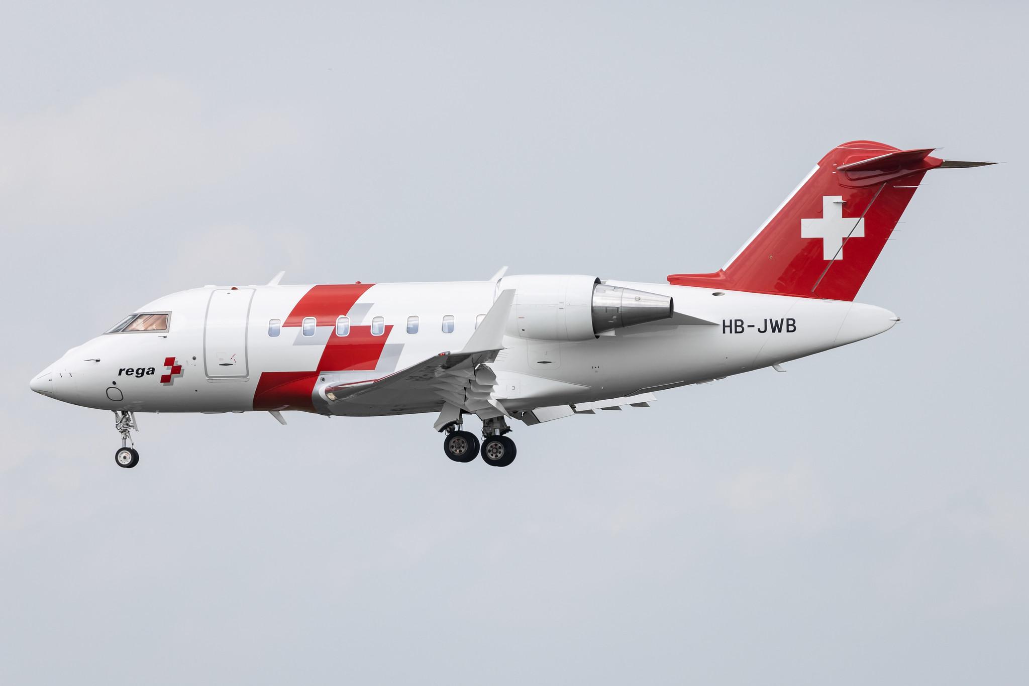 Hamburg Airport: Rega - Swiss Air Ambulance (/ SAZ) | Operator: Swiss Air-Ambulance |  Bombardier Challenger 650 CL60 | HB-JWB | MSN 6105