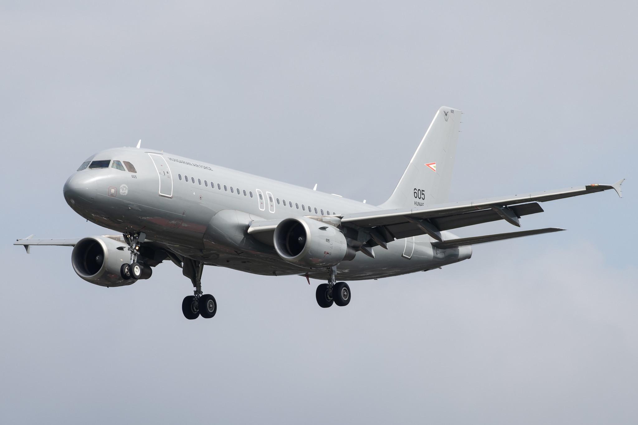 Hamburg Airport: Hungarian Air Force (/ HUF) |  Airbus A319-112 A319 | 605 | MSN 3865