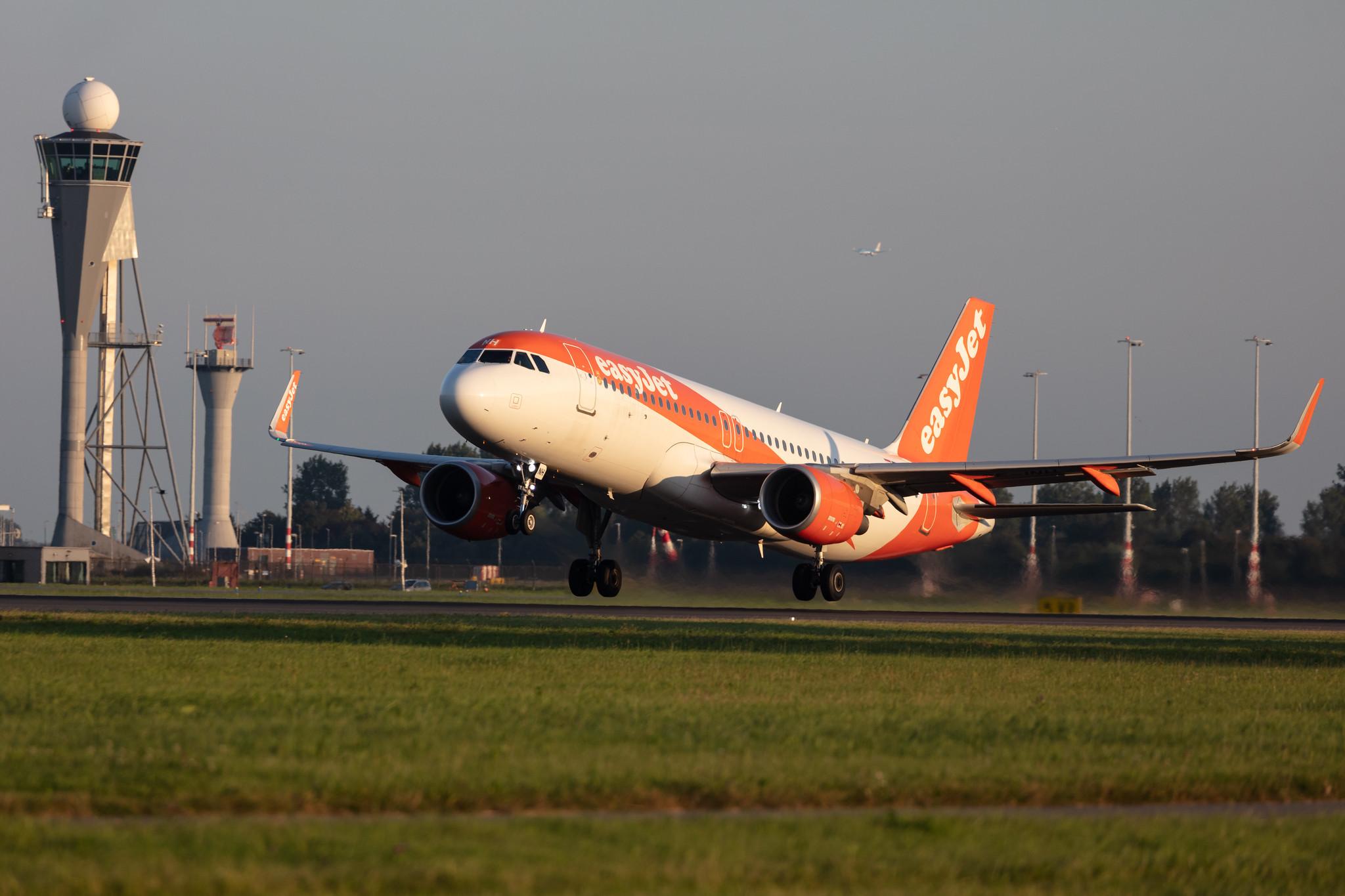 Amsterdam Schiphol: easyJet (U2 / EZY) | Operator: easyJet Europe |  Airbus A320-214 A320 | OE-INH | MSN 7904