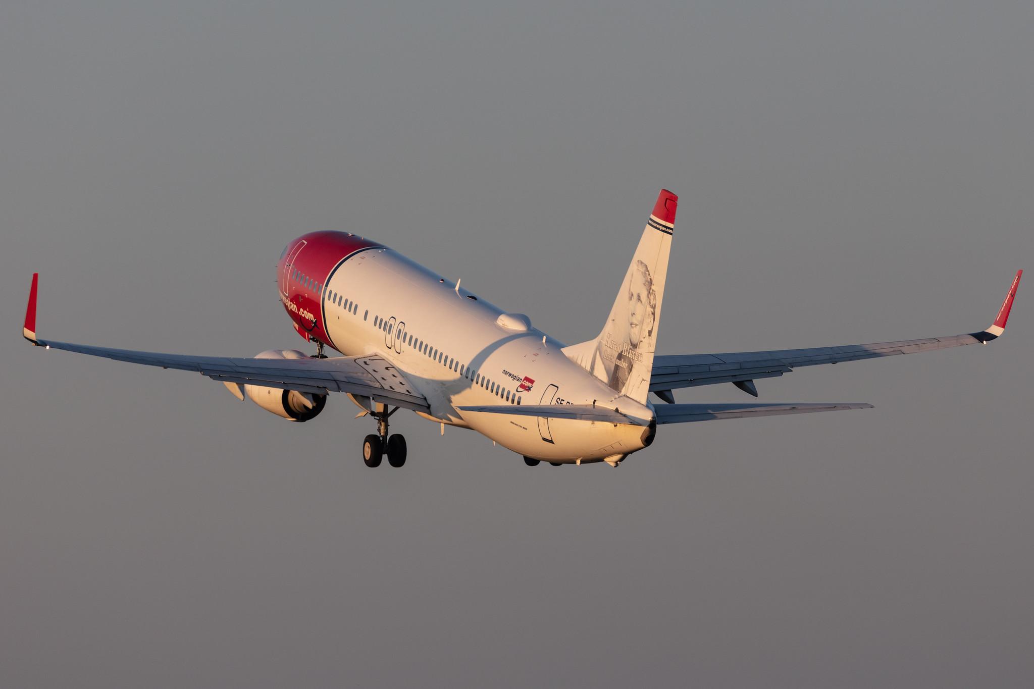 Amsterdam Schiphol: Norwegian (/ NAX) |  Livery: Karen Blixen Livery | Operator: Norwegian Air Sweden AOC |  Boeing 737-8JP B738 | SE-RRN | MSN 39006