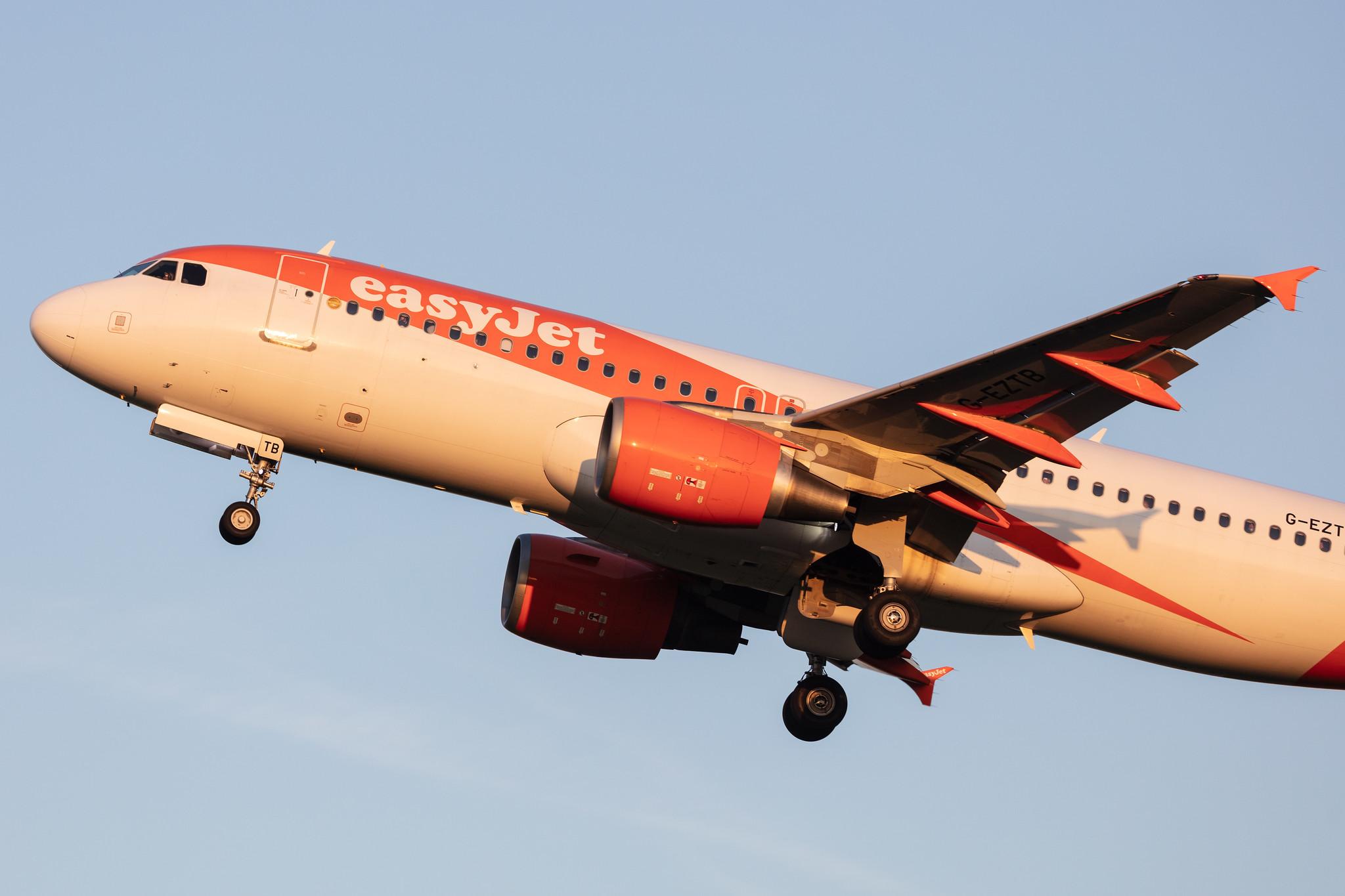 Amsterdam Schiphol: easyJet (U2 / EZY) |  Airbus A320-214 A320 | G-EZTB | MSN 3843