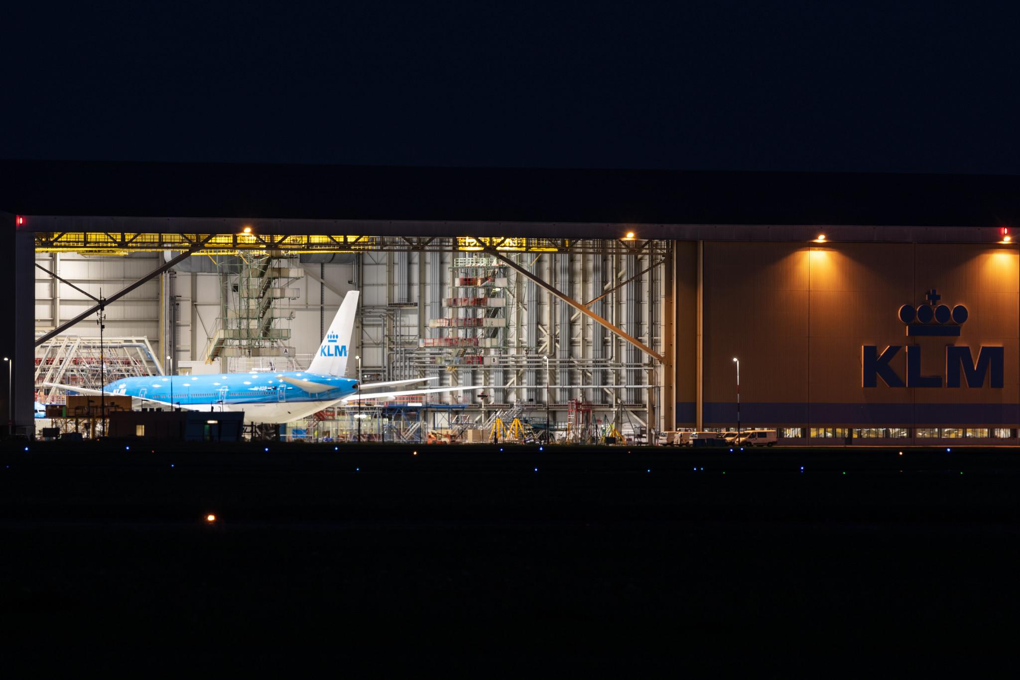 Amsterdam Schiphol: KLM (KL / KLM) |  Boeing 777-206(ER) B772 | PH-BQG | MSN 32704
