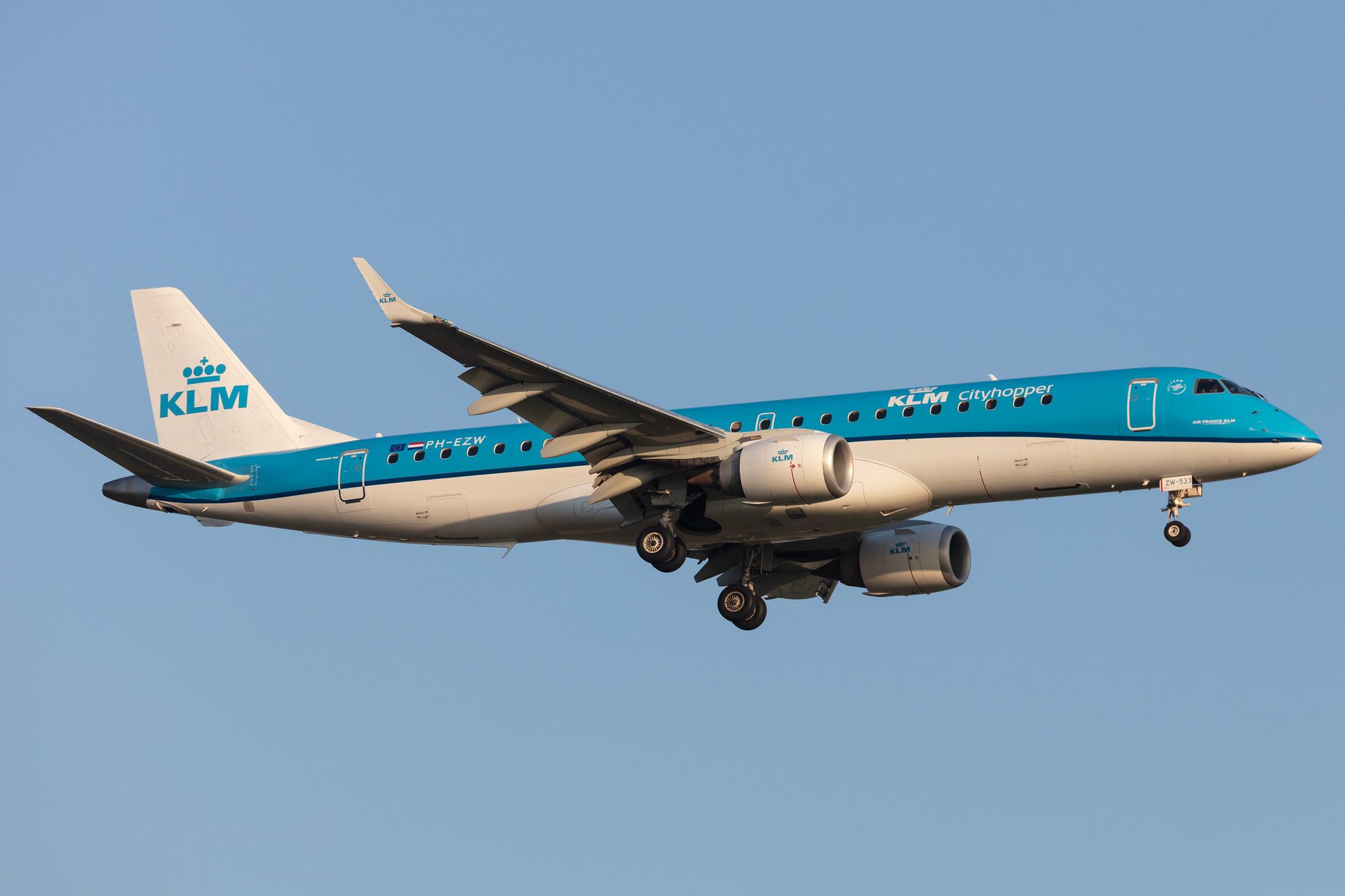 Amsterdam Schiphol: KLM (KL / KLM) | Operator: KLM Cityhopper |  Embraer E190STD E190 | PH-EZW | MSN 19000533