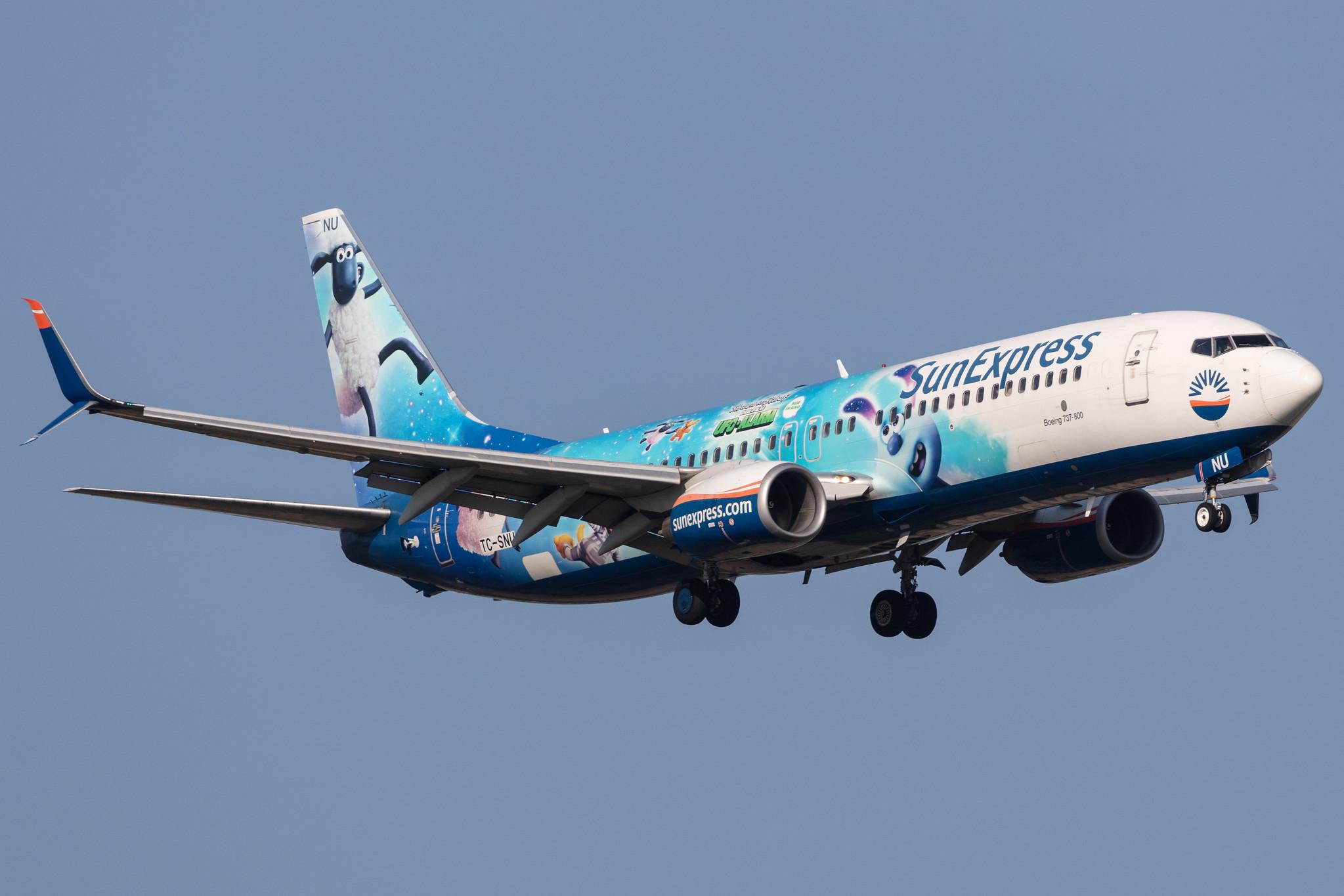 Amsterdam Schiphol: SunExpress (XQ / SXS) |  Livery: Shaun das Schaf - UFO-Alarm Livery |  Boeing 737-8HC B738 | TC-SNU | MSN 40756