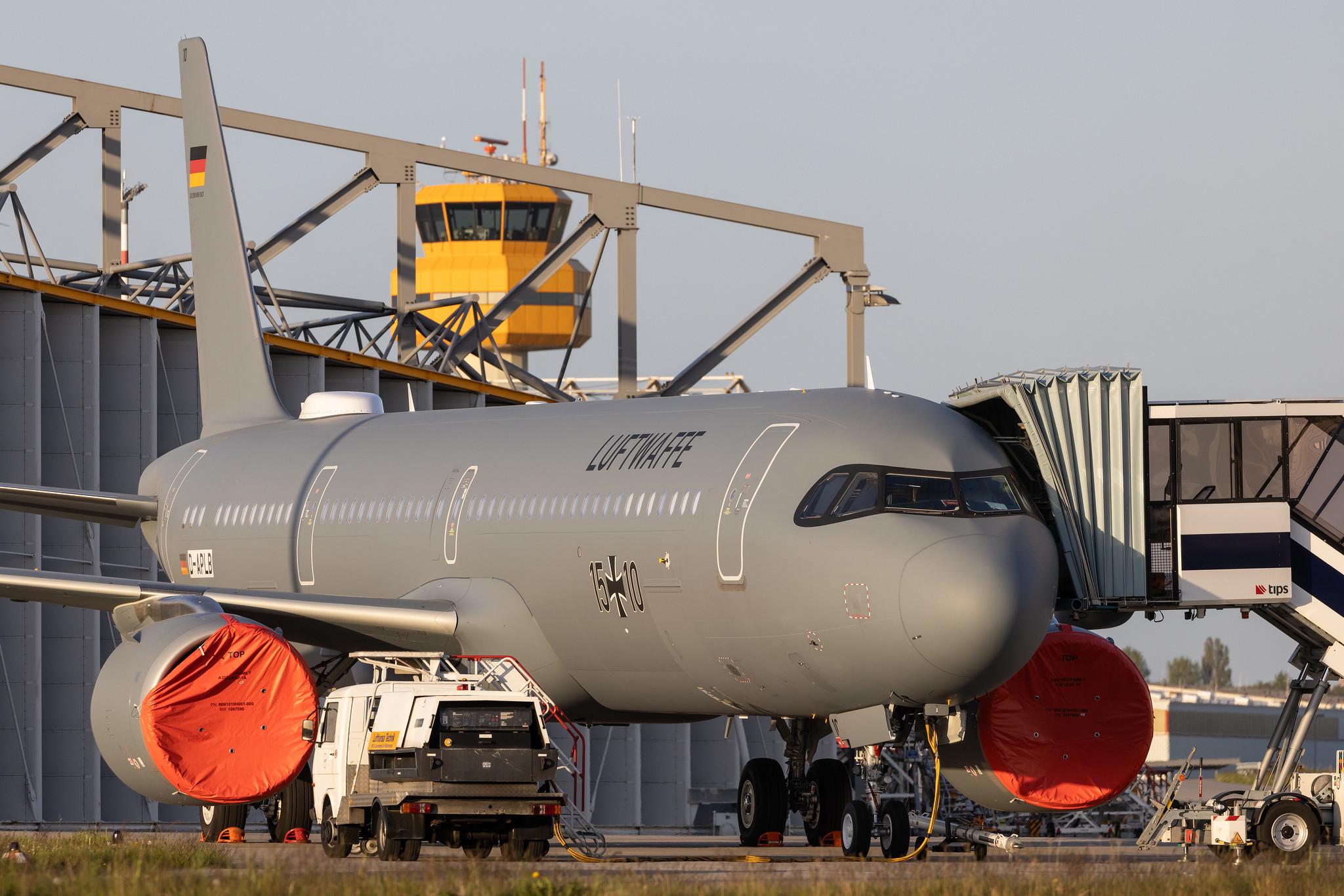 Hamburg Airport: German Air Force (/ GAF) | Operator: Lufthansa Technik |  Airbus A321-251NX A21N | D-APLB | MSN 10613