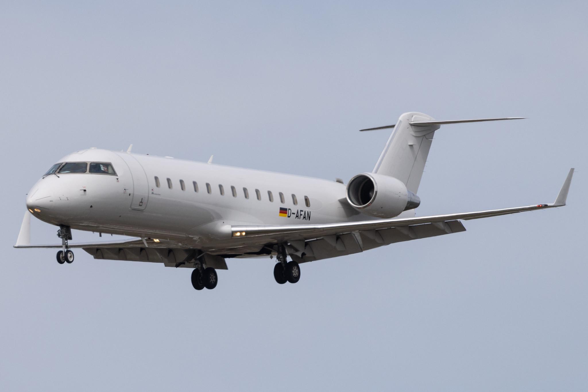 Hamburg Airport: FAI rent-a-jet (/ IFA) |  Mitsubishi Challenger 850 CRJ2 | D-AFAN | MSN 8081