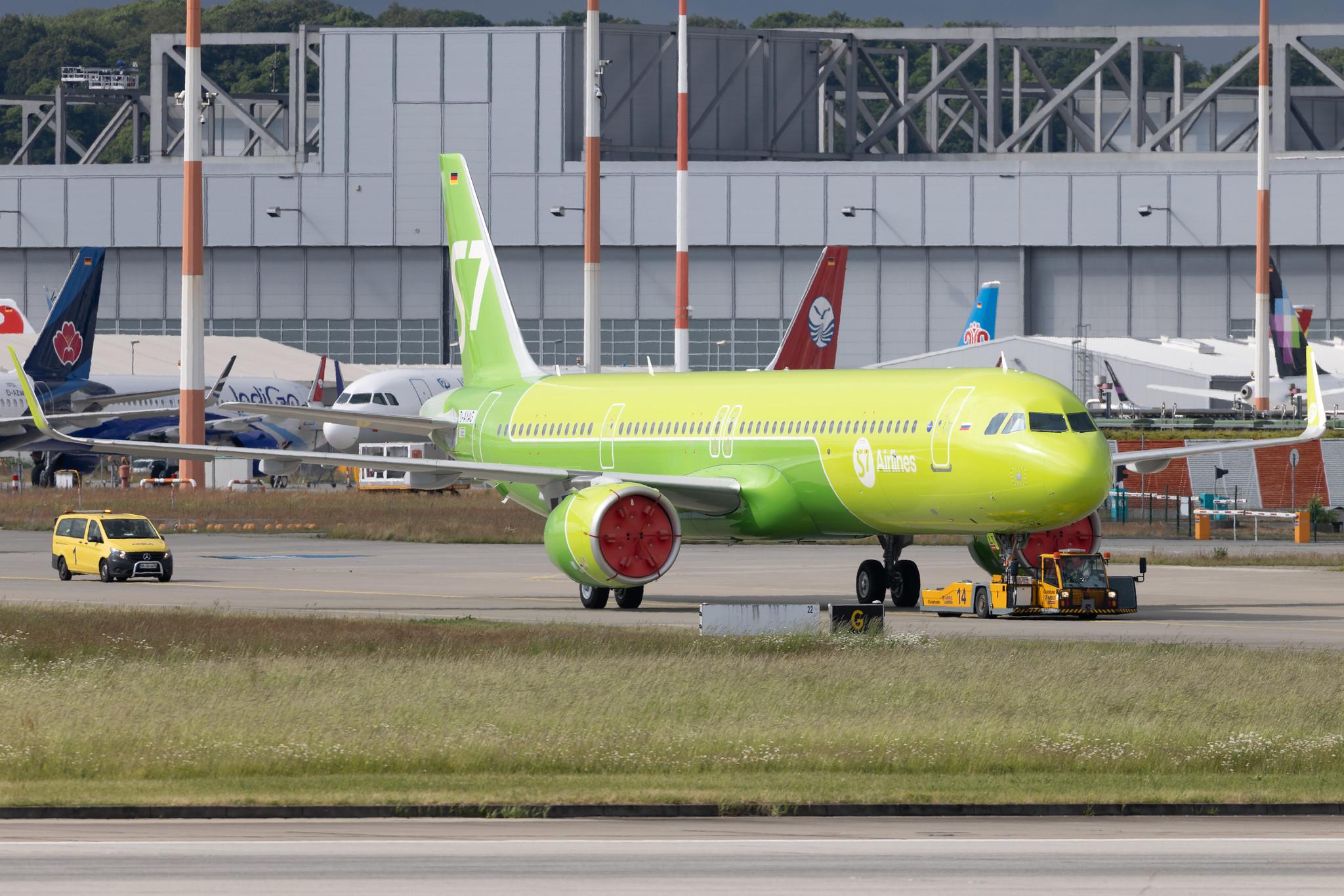 Hamburg Finkenwerder: S7 - Siberia Airlines (S7 / SBI) |  Airbus A321-271NX A21N | D-AYAG | MSN 10883