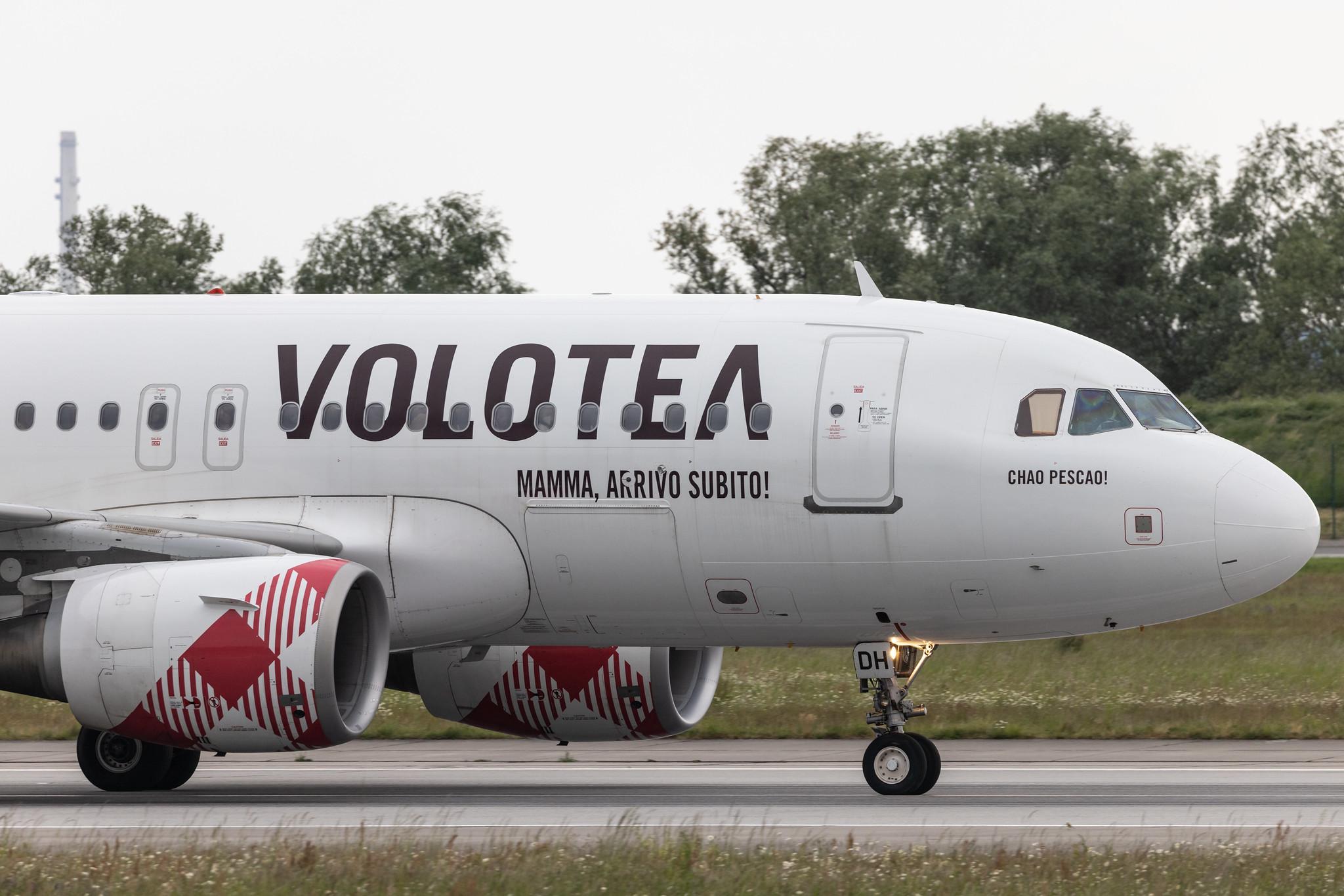 Hamburg Finkenwerder: Volotea (V7 / VOE) |  Airbus A319-111 A319 | EC-NDH | MSN 03403