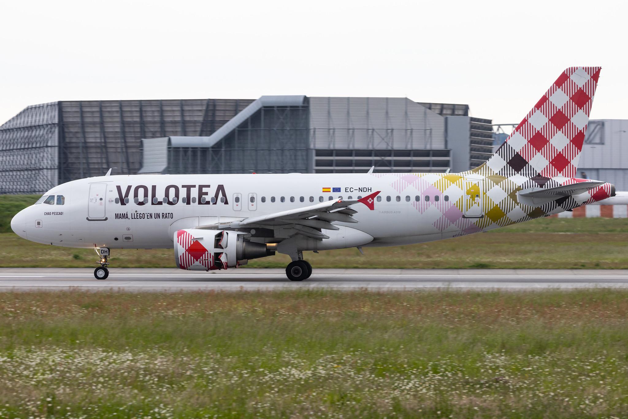 Hamburg Finkenwerder: Volotea (V7 / VOE) |  Airbus A319-111 A319 | EC-NDH | MSN 03403