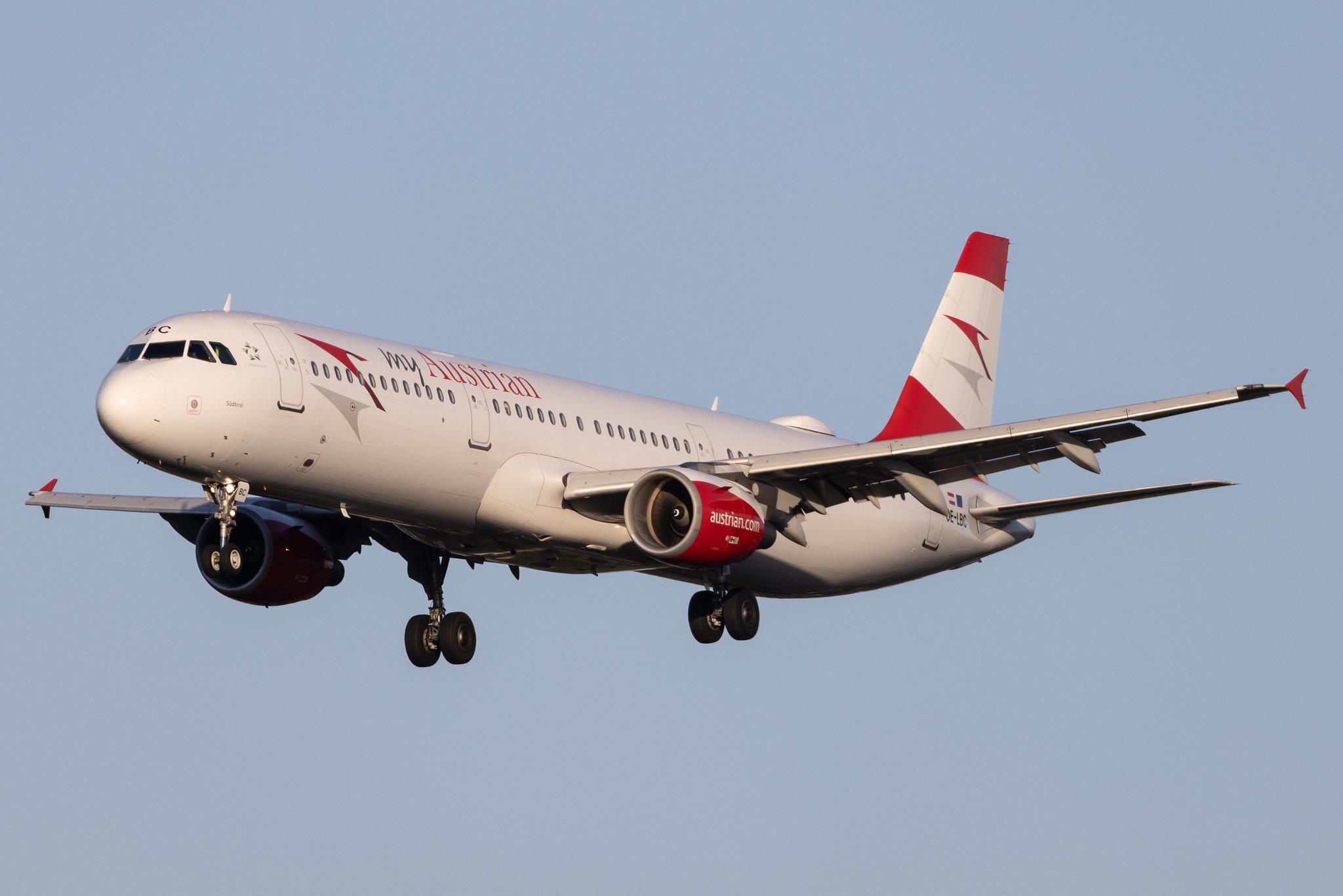Hamburg Airport: Austrian Airlines (OS / AUA) |  Airbus A321-111 A321 | OE-LBC | MSN 0581