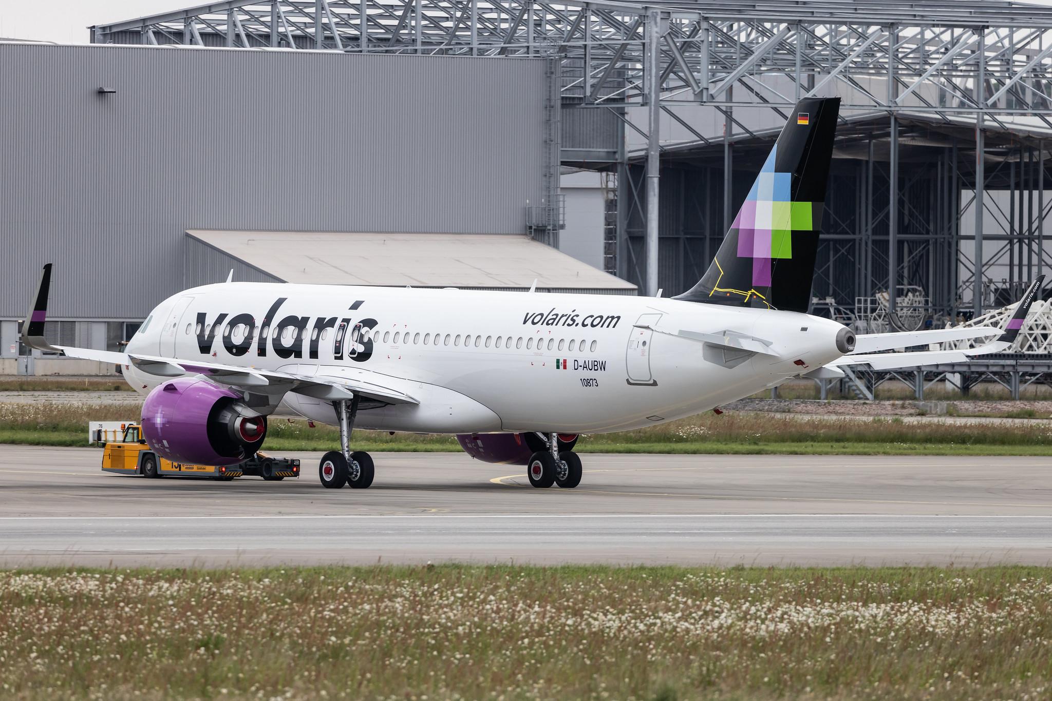 Hamburg Finkenwerder: Volaris (Y4 / VOI) |  Airbus A320-271N A20N | D-AUBW (XA-VSS) | MSN 10873