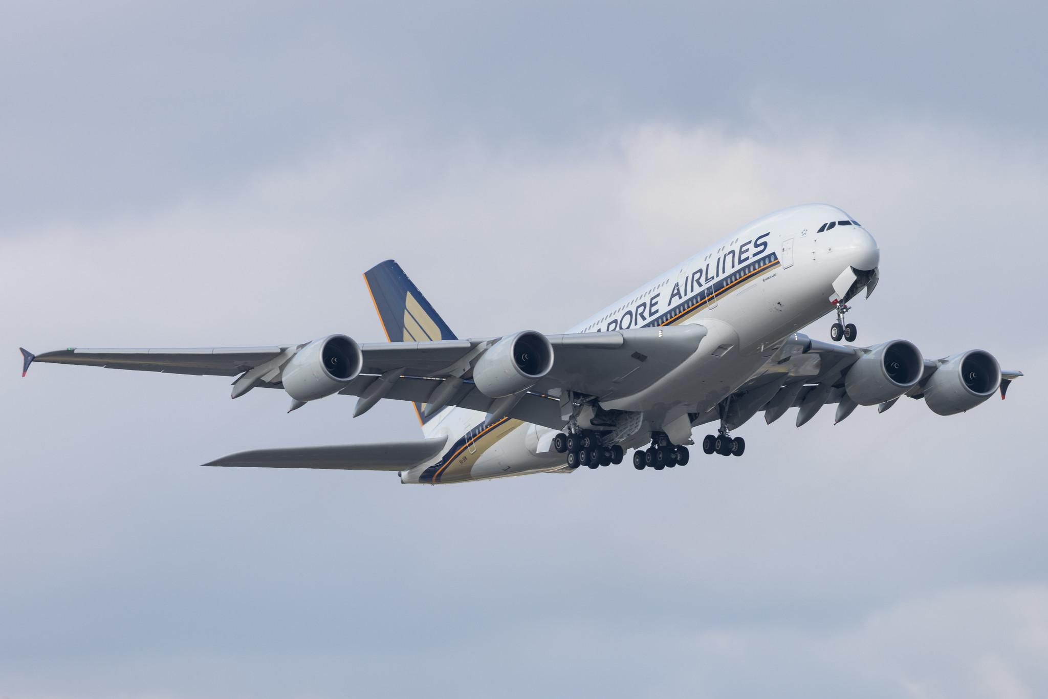 London Heathrow: Singapore Airlines (SQ / SIA) |  Airbus A380-841 A388 | 9V-SKW | MSN 251