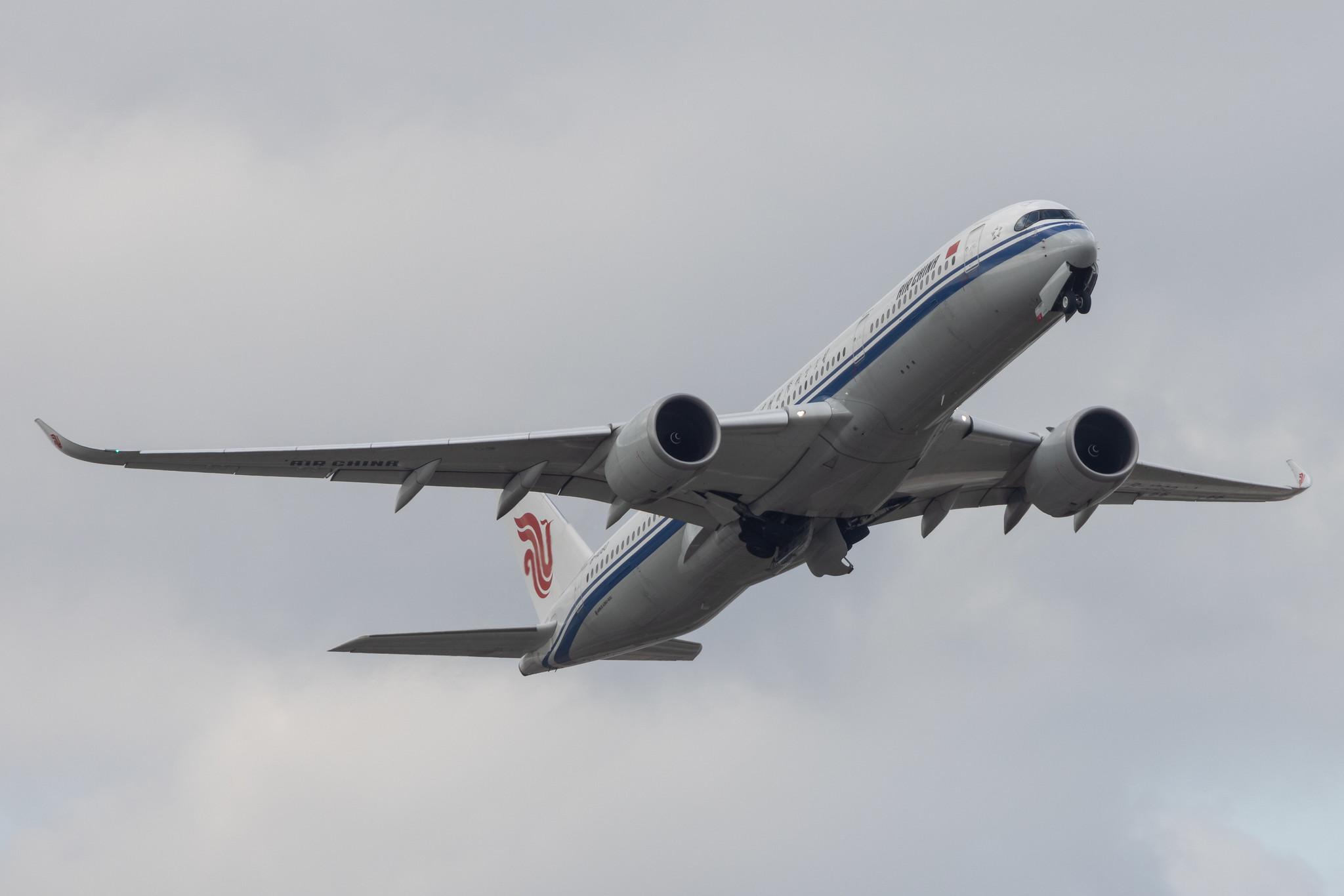 London Heathrow: Air China (CA / CCA) |  Airbus A350-941 A359 | B-1080 | MSN 247
