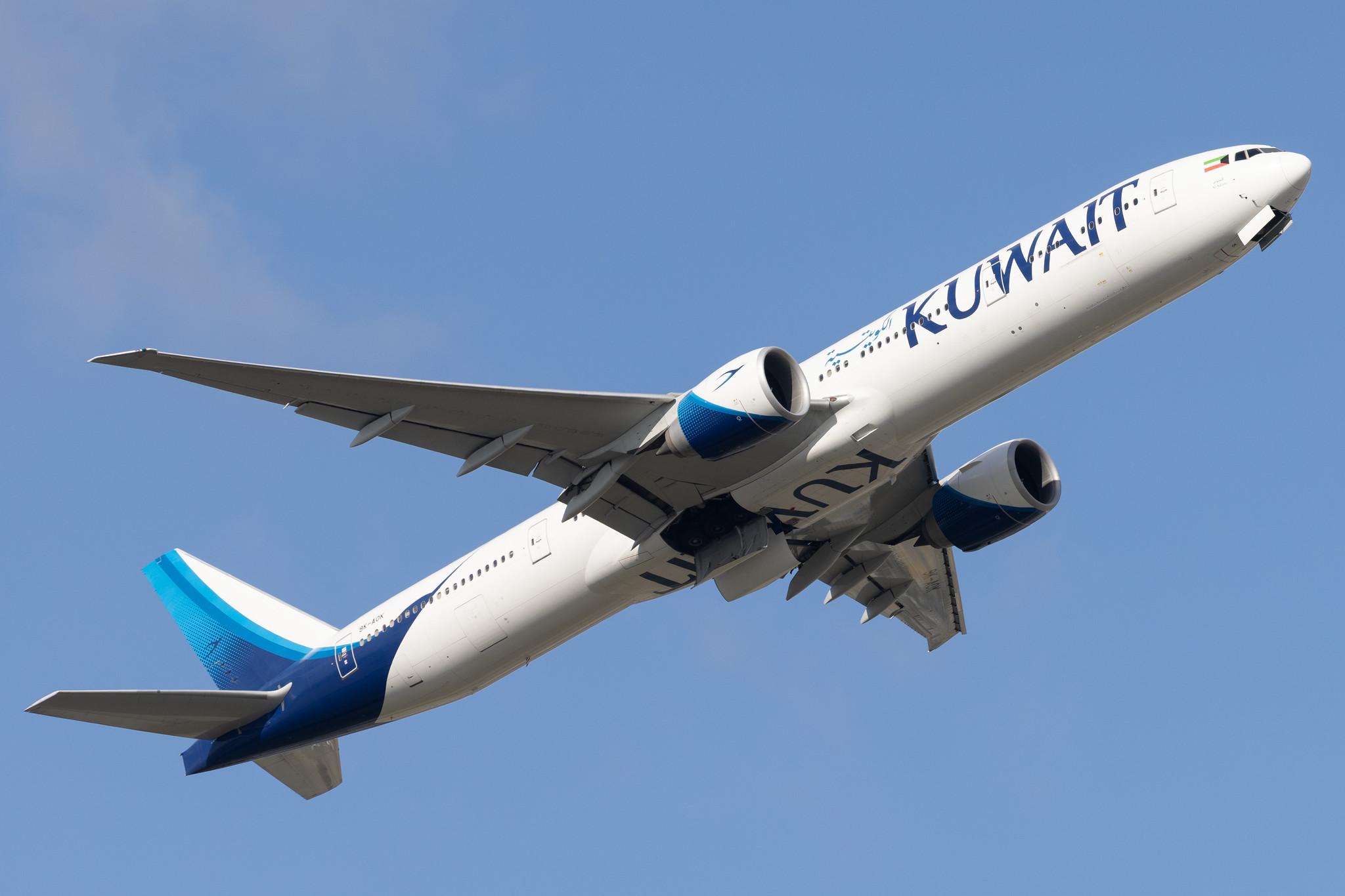 London Heathrow: Kuwait Airways (KU / KAC) |  Boeing 777-369(ER) B77W | 9K-AOK | MSN 62568