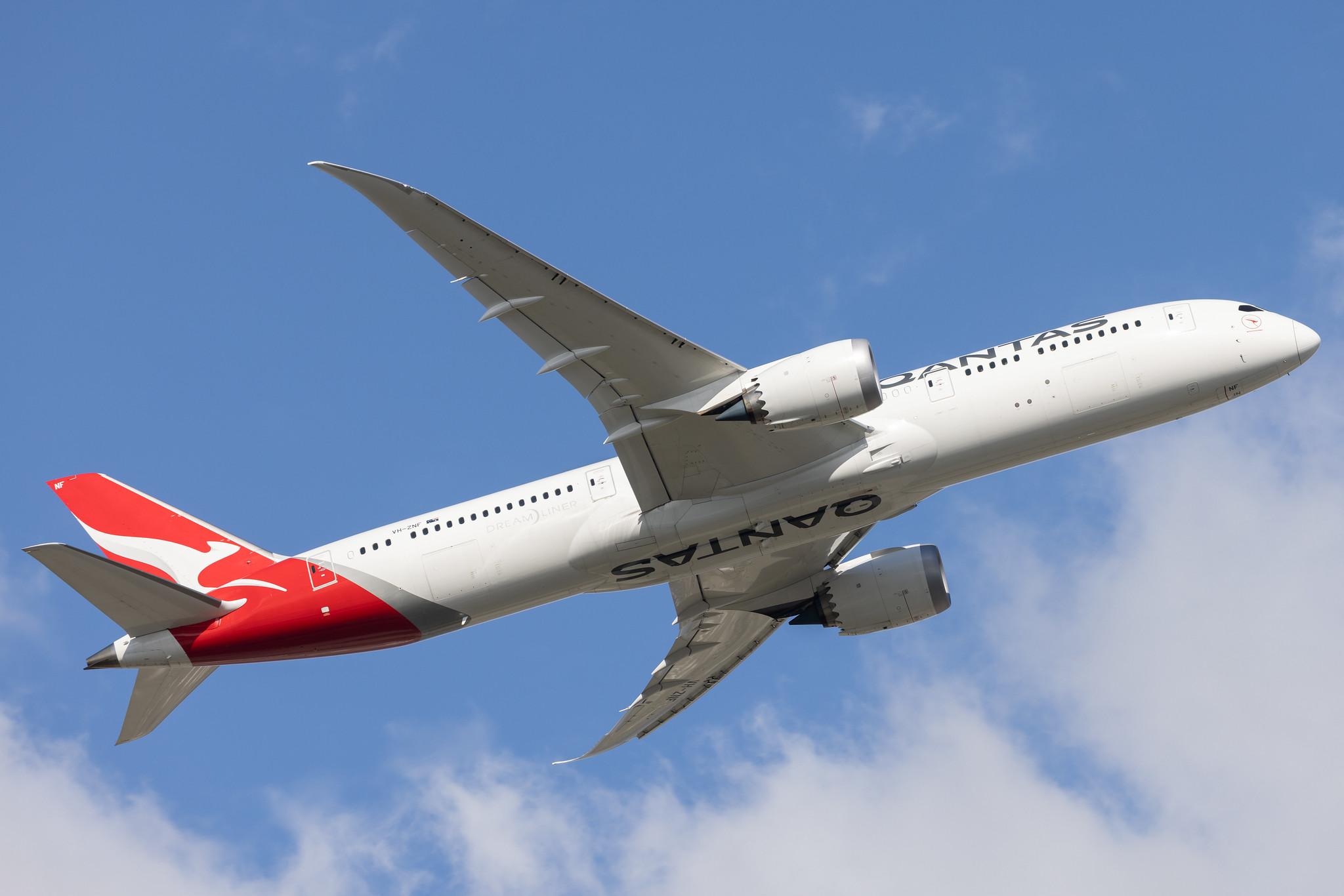 London Heathrow: Qantas (QF / QFA) |  Boeing 787-9 Dreamliner B789 | VH-ZNF | MSN 36239