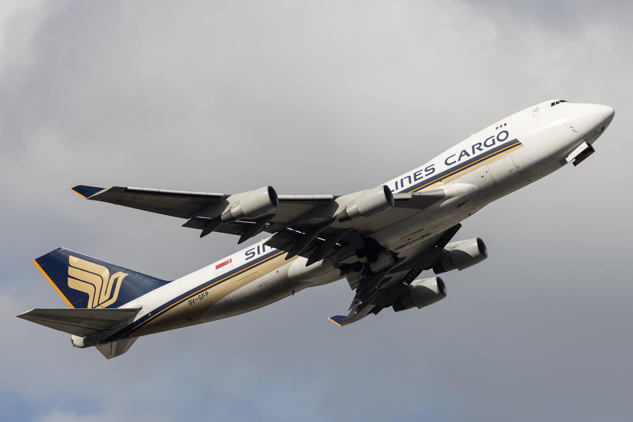 London Heathrow: Singapore Airlines Cargo (SQ / SIA) | Operator: Singapore Airlines |  Boeing 747-412F(SCD) B744 | 9V-SFP | MSN 32902