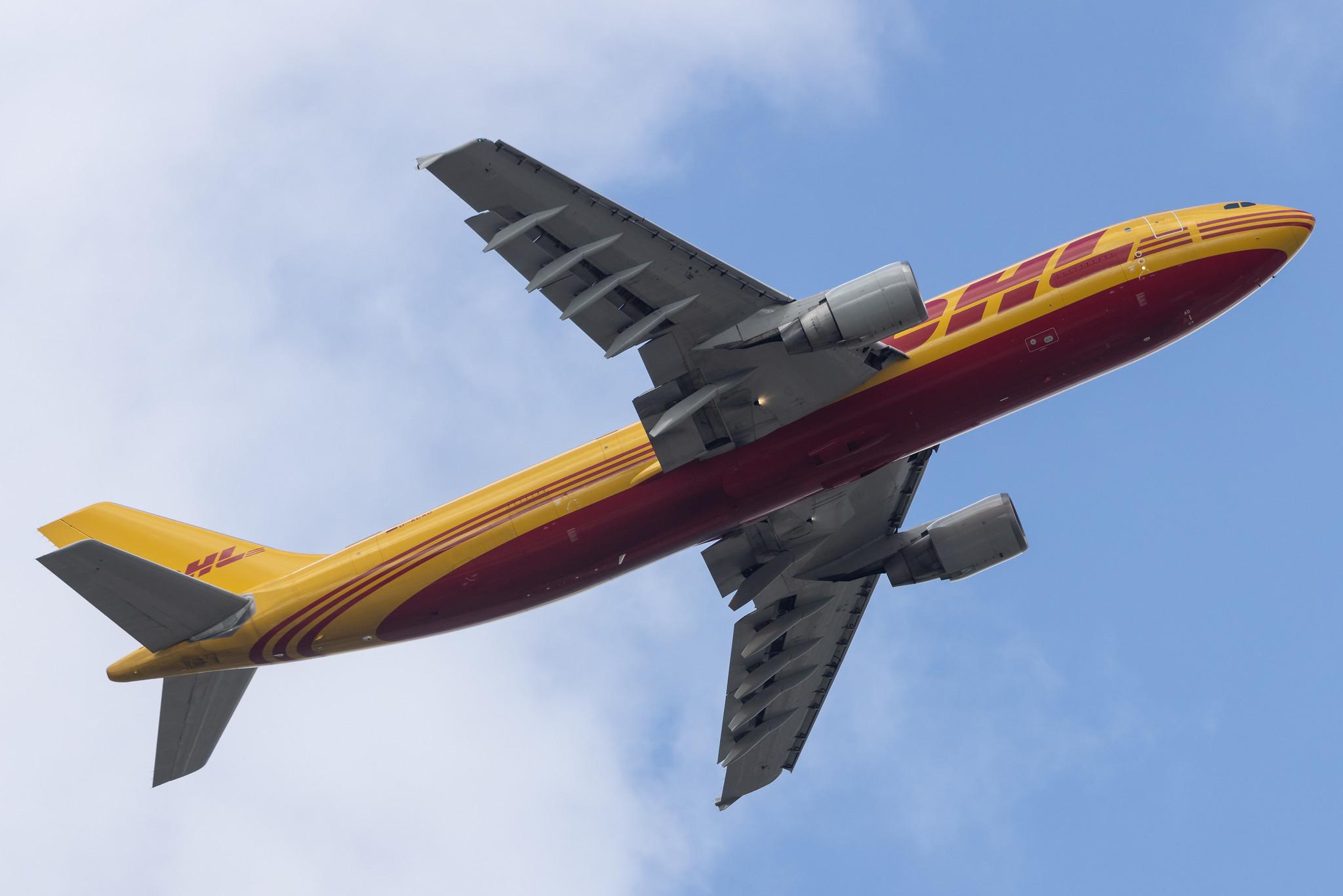 London Heathrow: DHL (D0 / DHK) | Operator: AeroLogic |  Boeing 777-F B77L | D-AALO | MSN 66085