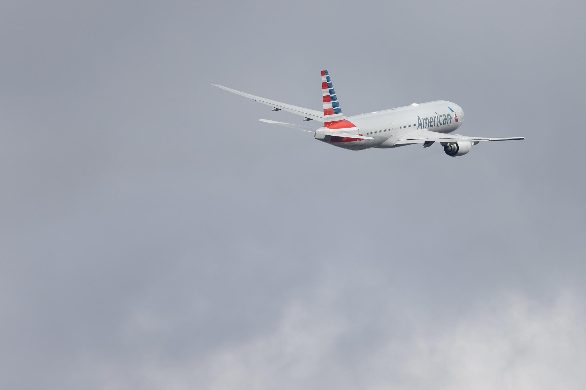 London Heathrow: American Airlines (AA / AAL) |  Boeing 777-223(ER) B772 | N793AN | MSN 30255