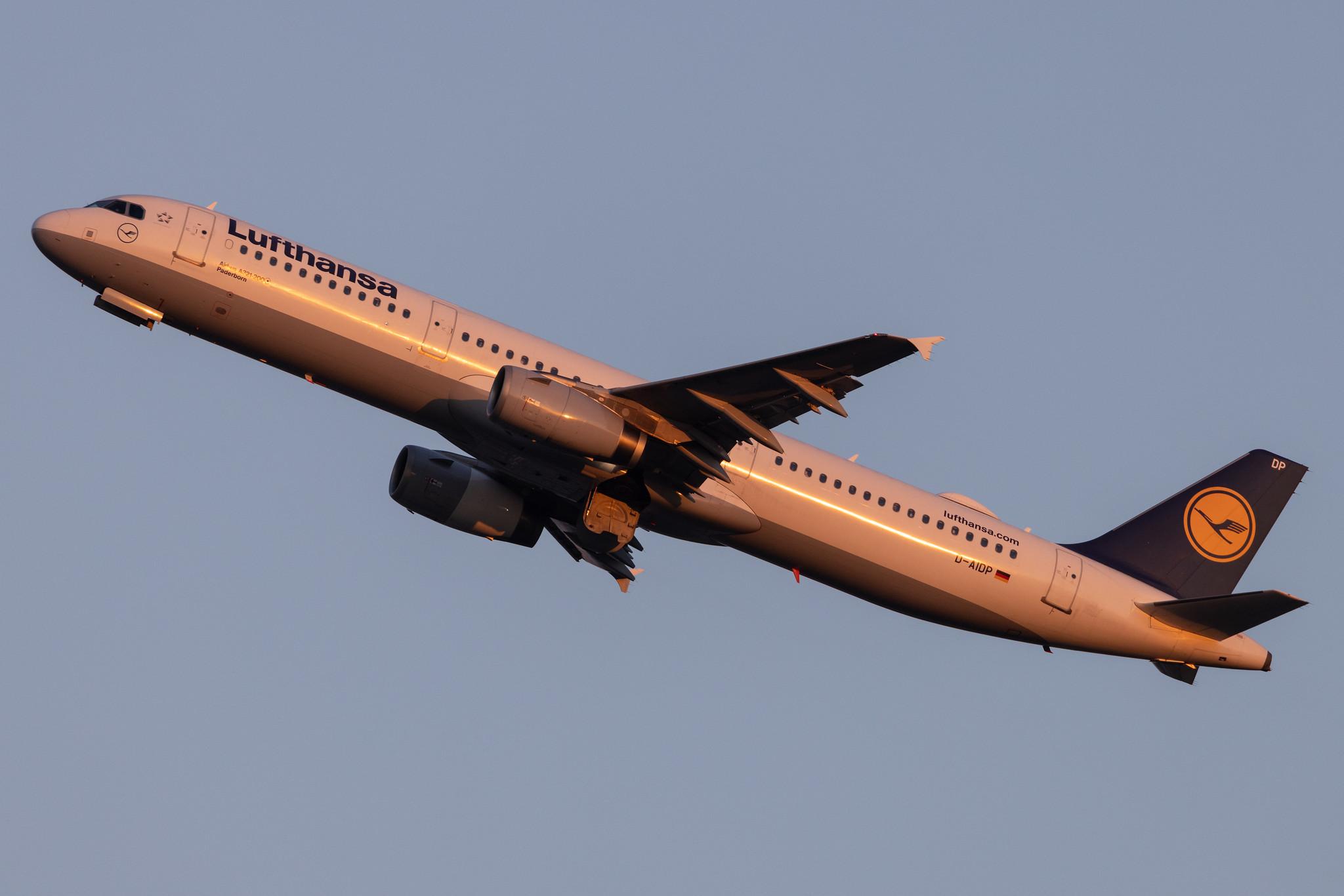 Hamburg Airport: Lufthansa (LH / DLH) | Airbus A321-231 A321 | D-AIDP | MSN 5049