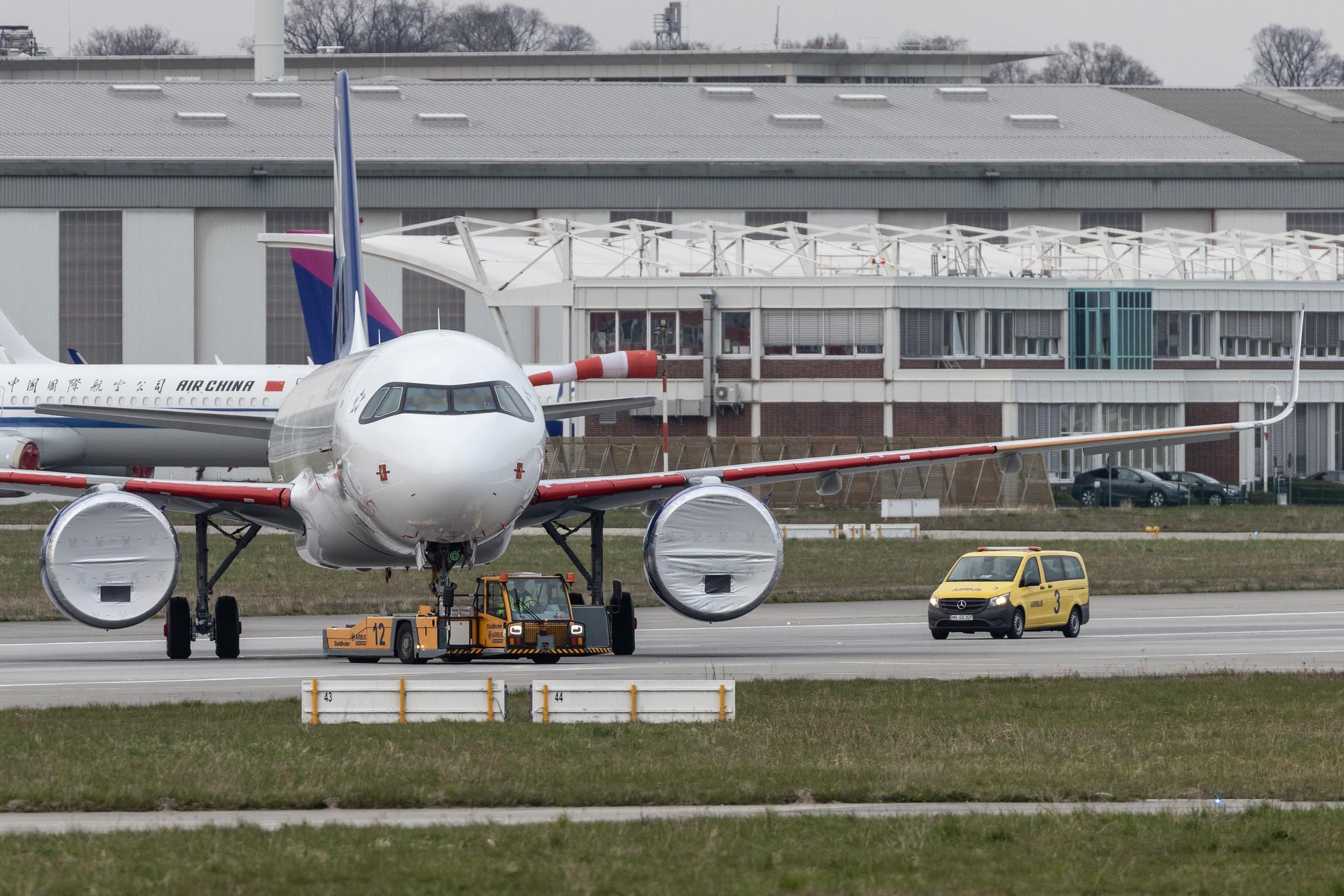 Hamburg Finkenwerder: Aegean Airlines (A3 / AEE) |  Airbus A321-271NX A21N | D-AZAX | MSN 10844