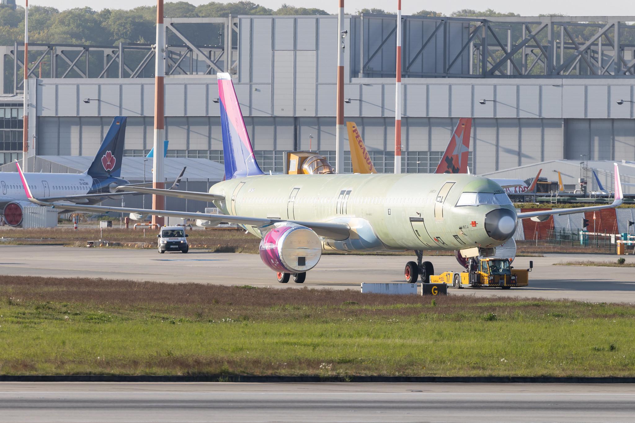 Hamburg Finkenwerder: Wizz Air (W6 / WZZ) | Airbus A321-271NX A21N | D-AZYO | HA-LZP | MSN 10875