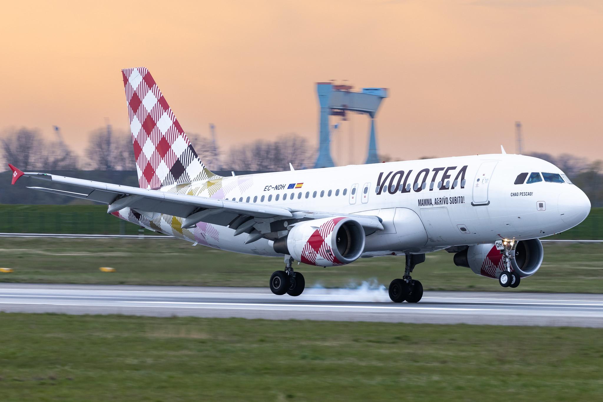 Hamburg Finkenwerder: Volotea (V7 / VOE) |  Airbus A319-111 A319 | EC-NDH | MSN 03403
