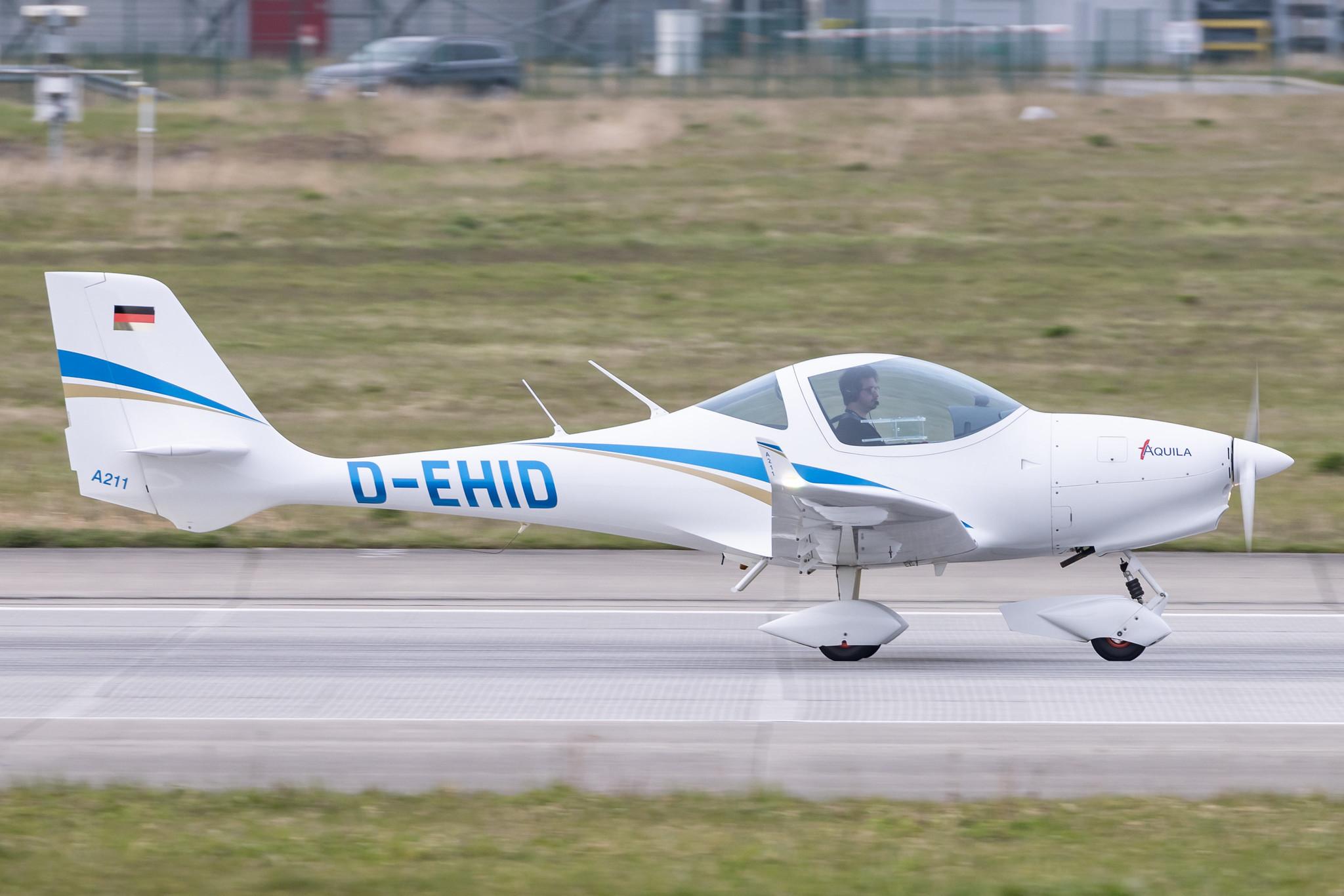Hamburg Finkenwerder: Private owner | Aquila A211 A210 | D-EHID | MSN AT01-100A-344