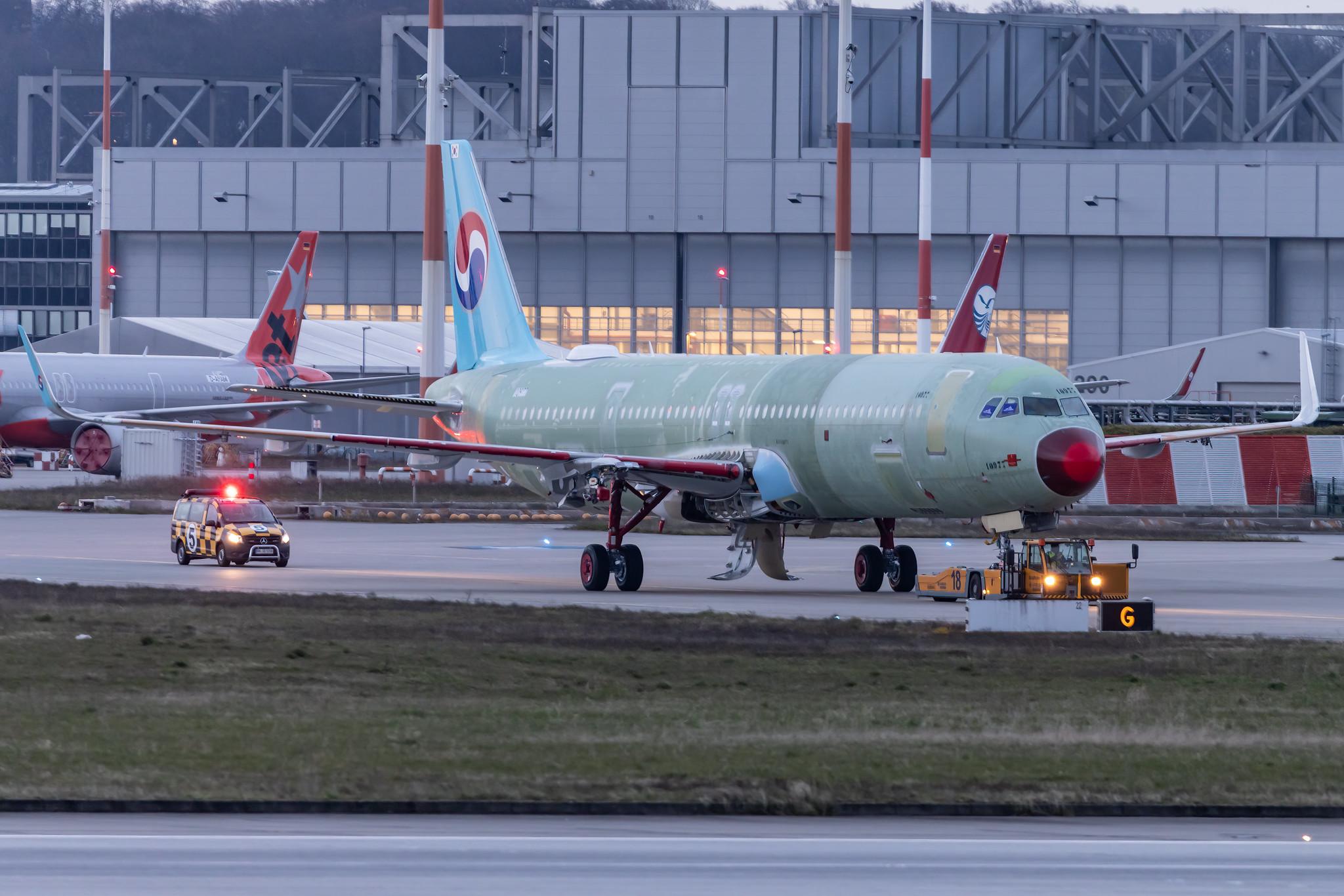 Hamburg Finkenwerder: Korean Air (KE / KAL) |  A321-272NX A21N | D- | MSN 10977