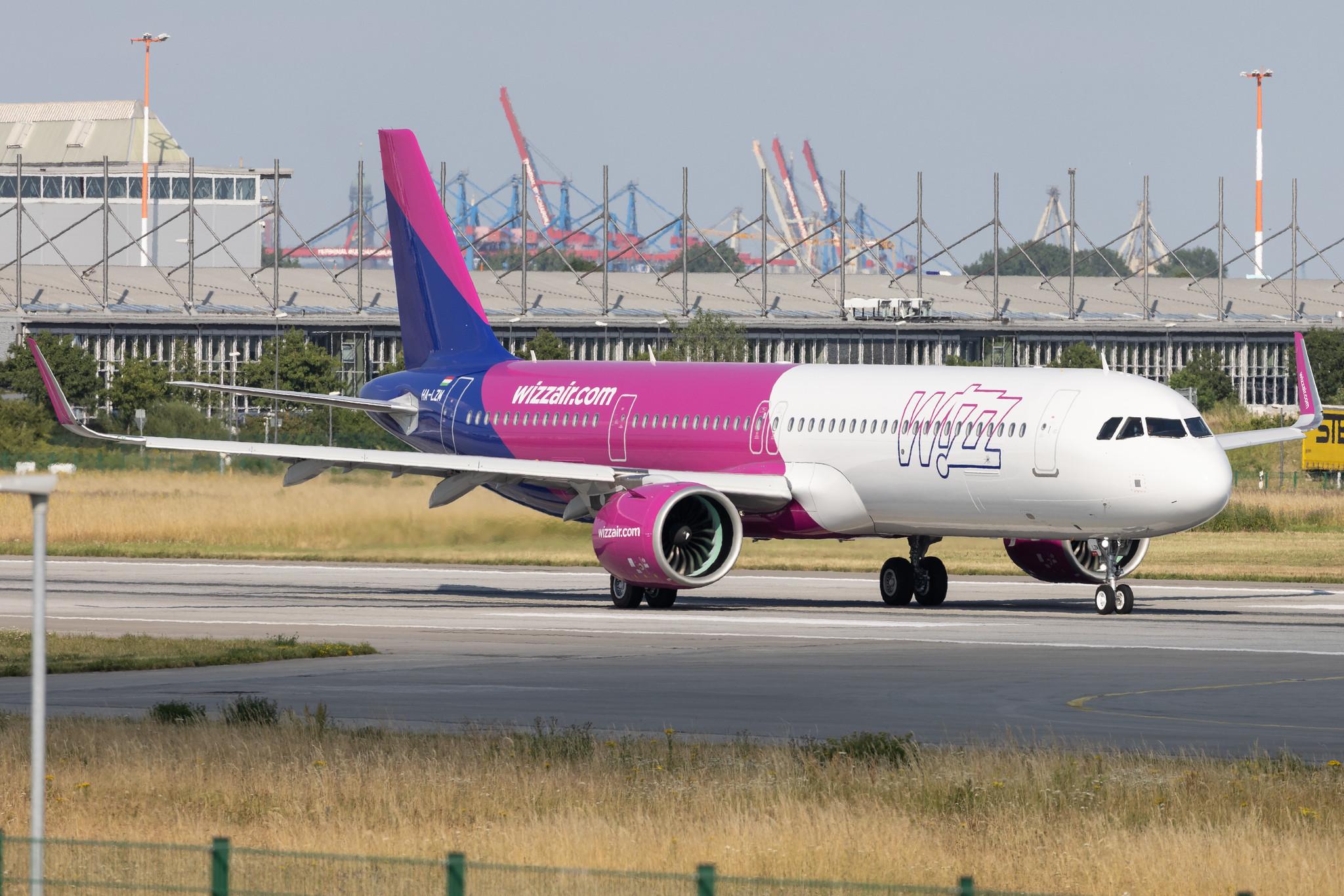 Hamburg Finkenwerder: Wizz Air (W6 / WZZ) |  Airbus A321-271NX A21N | HA-LZM | MSN 10930