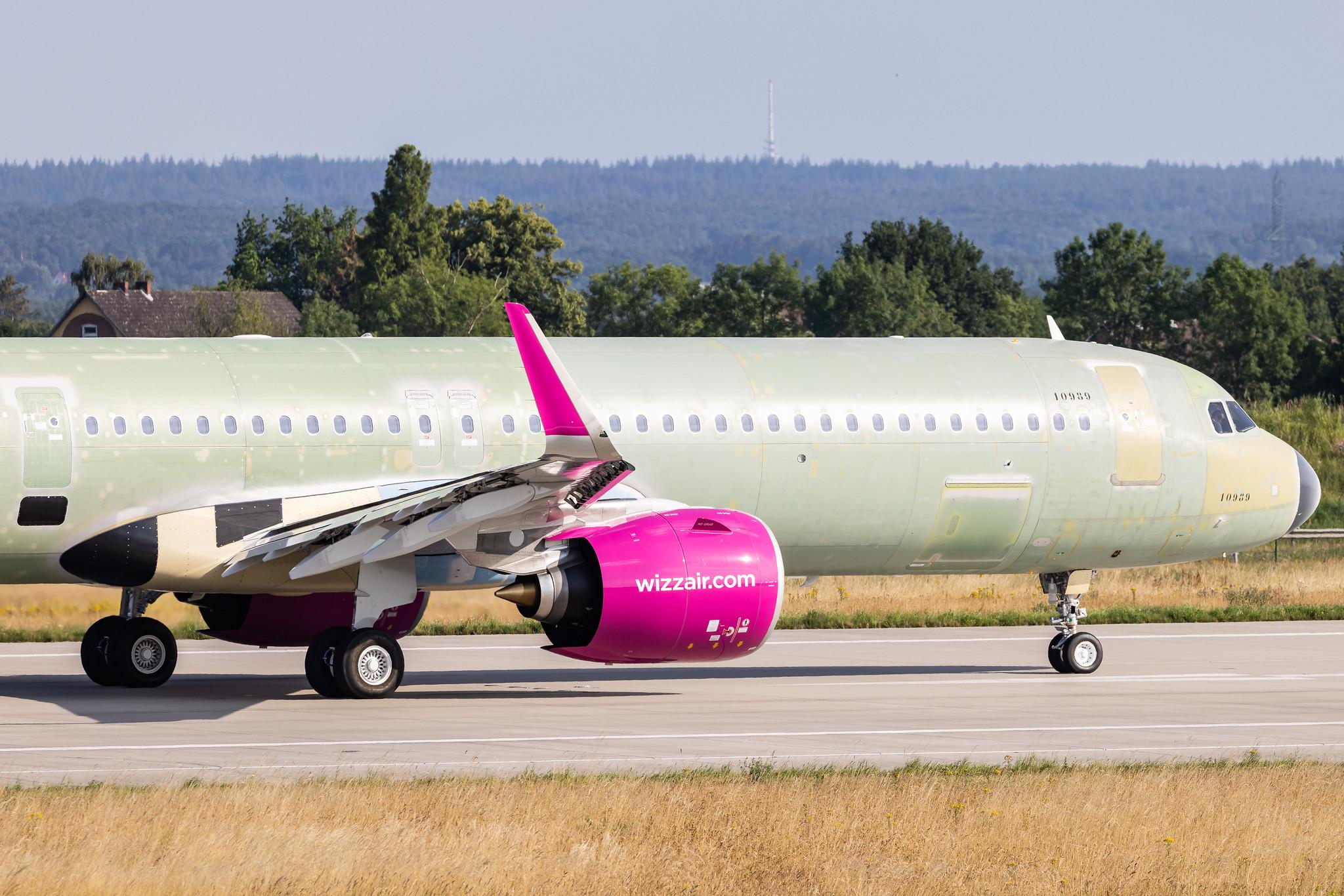 Hamburg Finkenwerder: Wizz Air (W6 / WZZ) | Airbus A321-271NX A21N | D-AZAF | HA- | MSN 10989