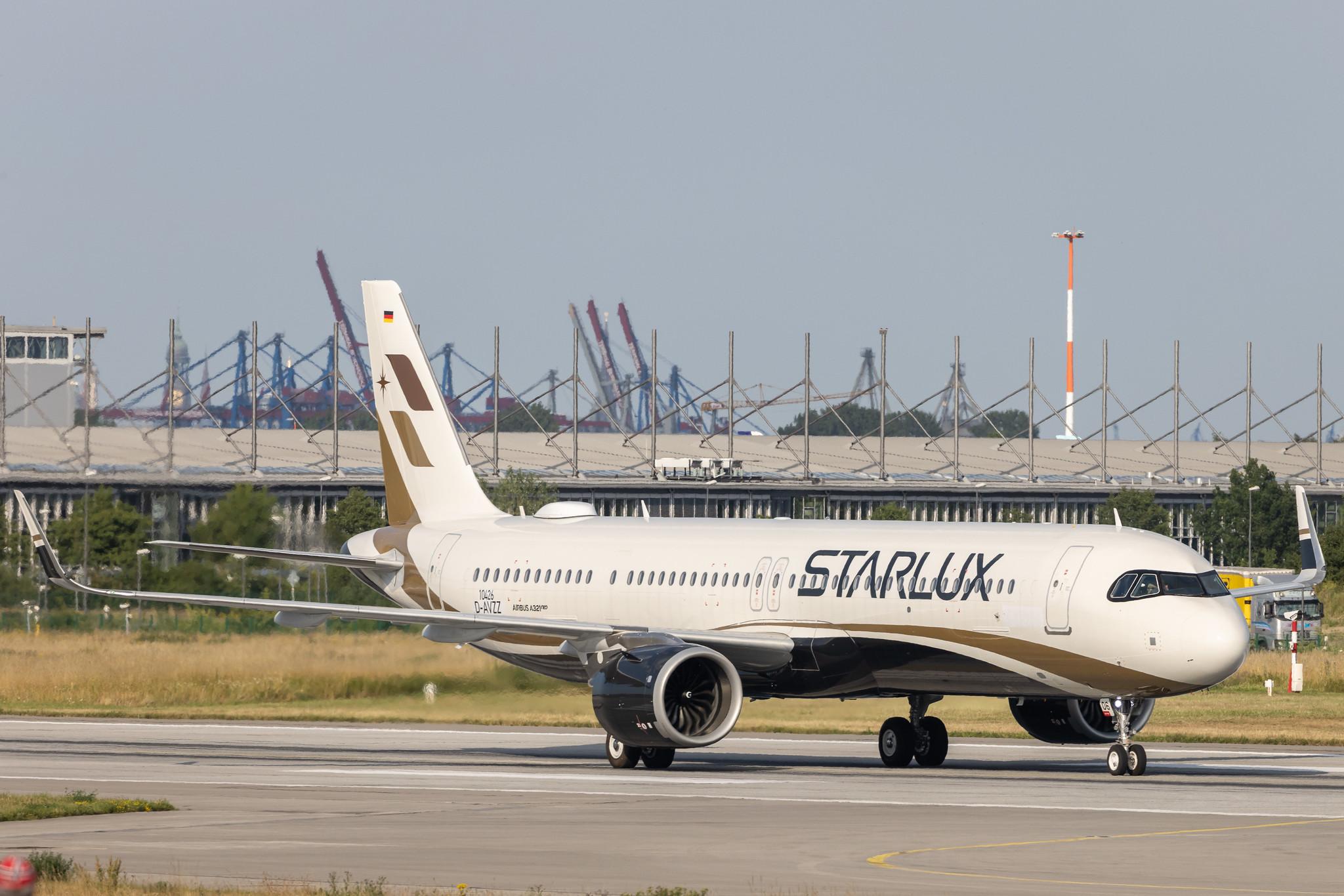 Hamburg Finkenwerder: Starlux Airlines (JX / SJX) | Airbus A321-252NX A21N | D-AVZZ | B-58206 | MSN 10426