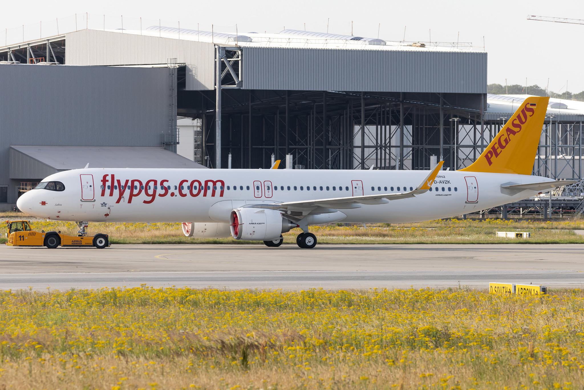 Hamburg Finkenwerder: Pegasus (PC / PGT) | Airbus A321-251NX A21N | D-AVZK | TC-RBP | MSN 10962