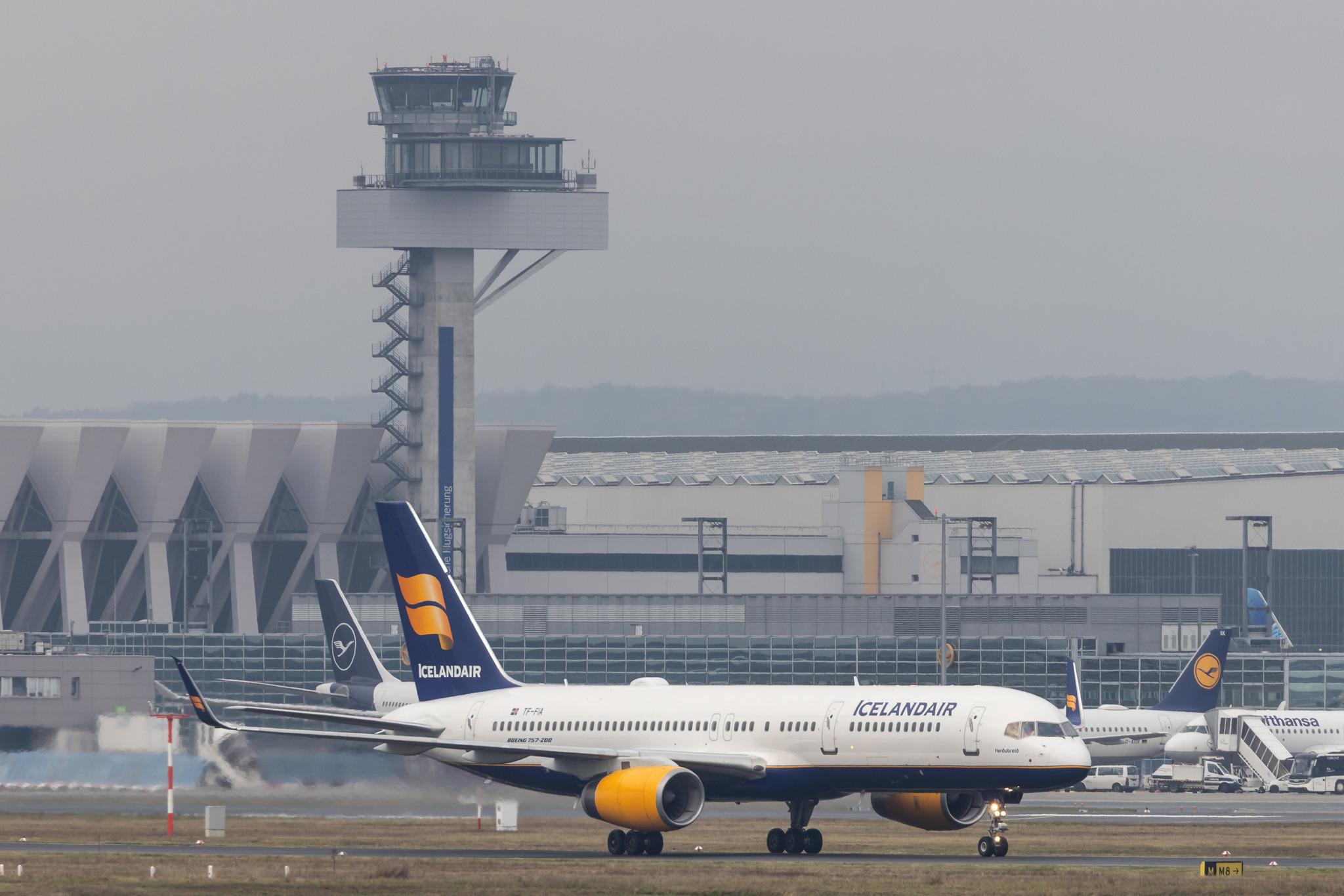 Frankfurt Airport: Icelandair (FI / ICE) |  Boeing 757-256 B752 | TF-FIA | MSN 29310