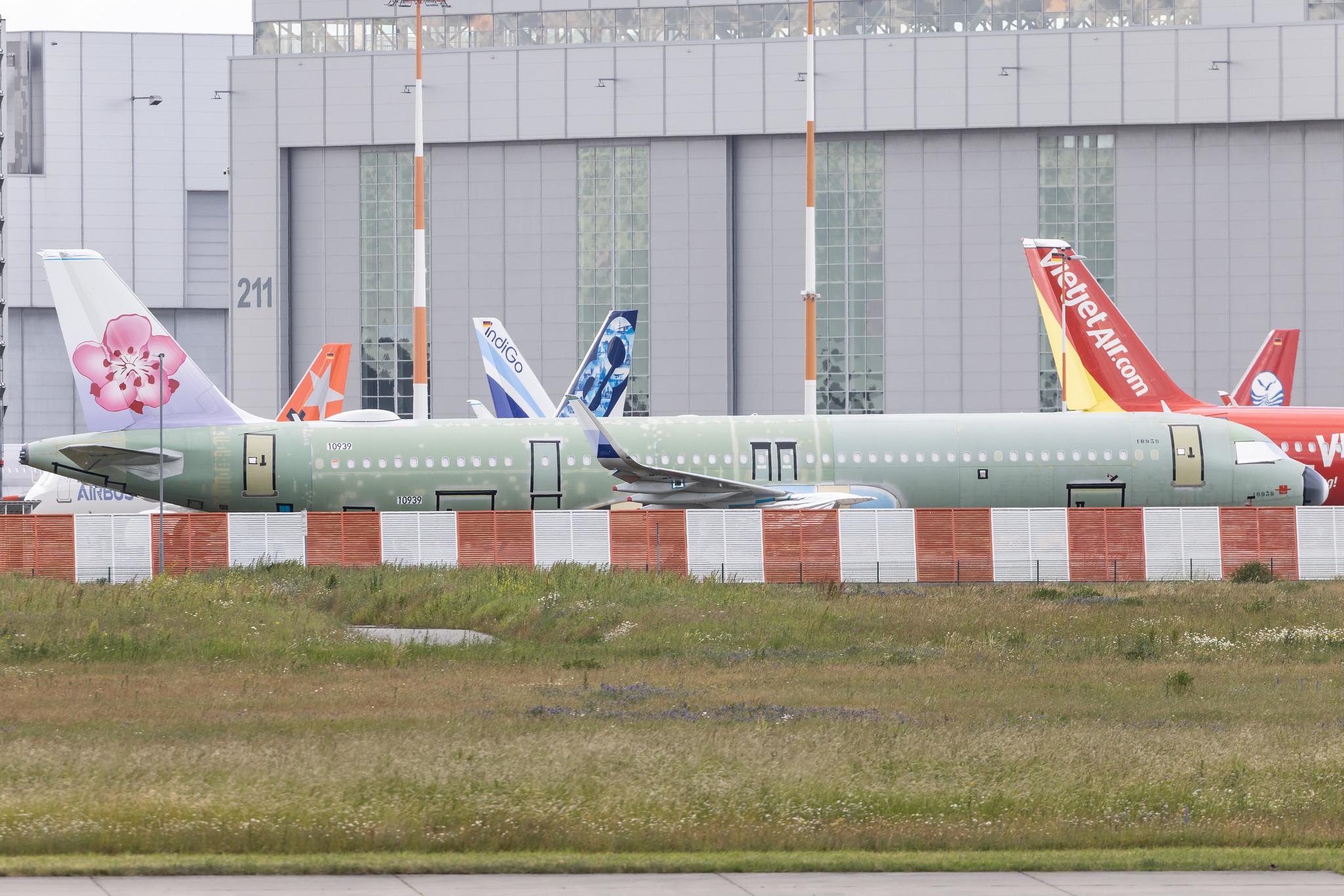 Hamburg Finkenwerder: China Airlines (CI / CAL) | Airbus A321-271NX A21N | D-AYAO | B-18110 | MSN 10939