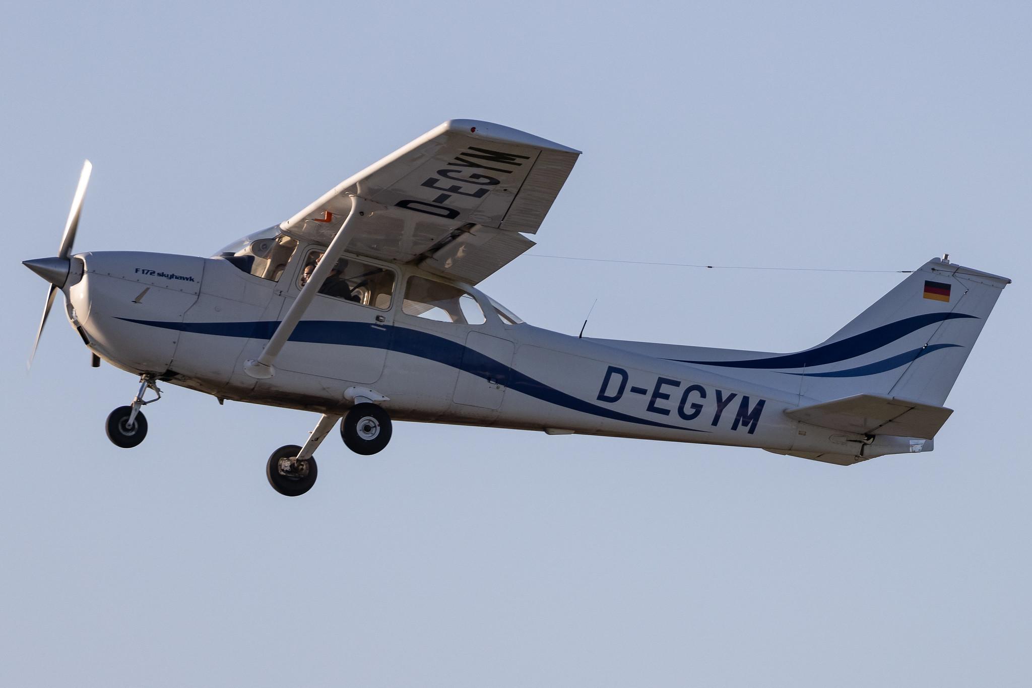 Hamburg Finkenwerder: Private Owner |  Cessna F172M C172 | D-EGYM | MSN F17201344