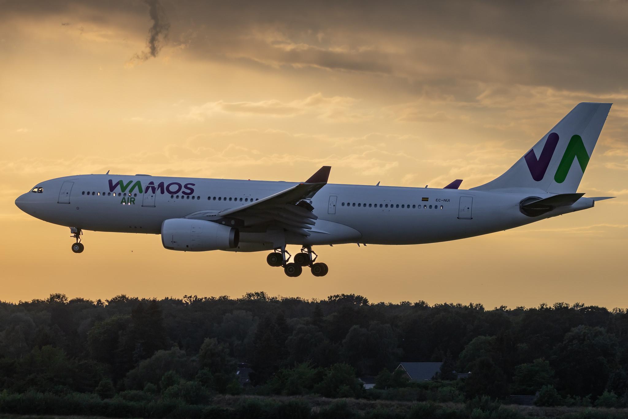 Hamburg Airport: Wamos Air (EB / PLM) |  Airbus A330-243 A332 | EC-NUI | MSN 0963