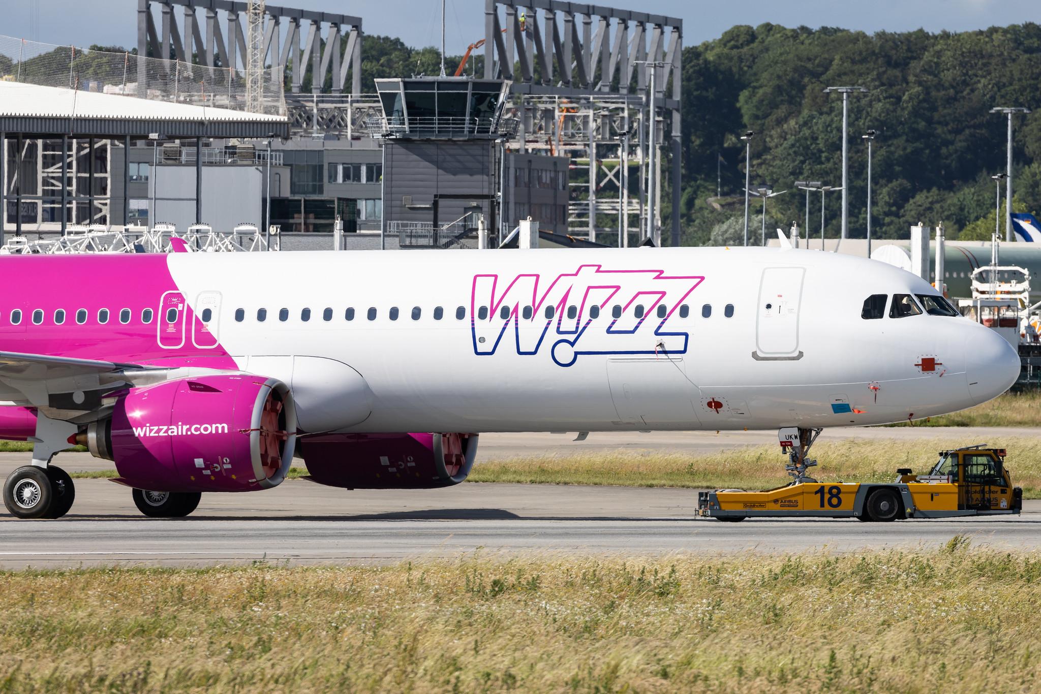 Hamburg Finkenwerder: Wizz Air (W6 / WZZ) | Airbus A321-271NX A21N | D-AYAH | HA-LGK | MSN 10894