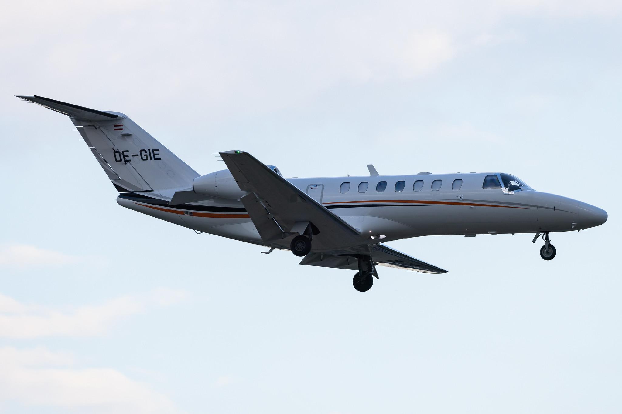 Hamburg Airport: Airlink (/ JAR) | Cessna 525B CitationJet CJ3 C25B | OE-GIE | MSN 525B-0348