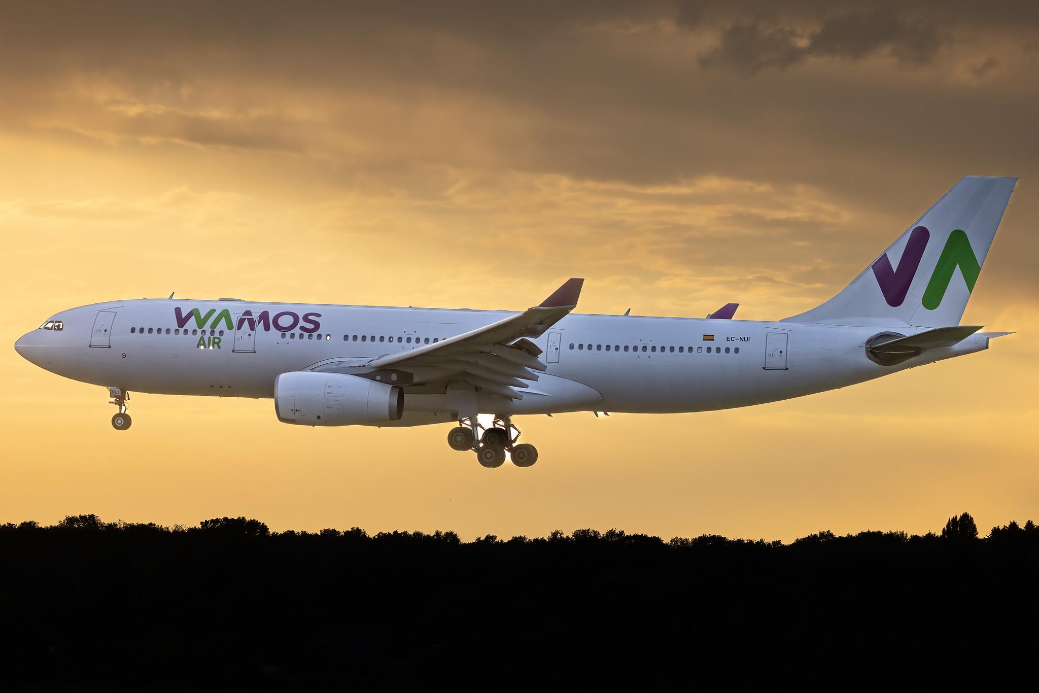 Hamburg Airport: Wamos Air (EB / PLM) |  Airbus A330-243 A332 | EC-NUI | MSN 0963