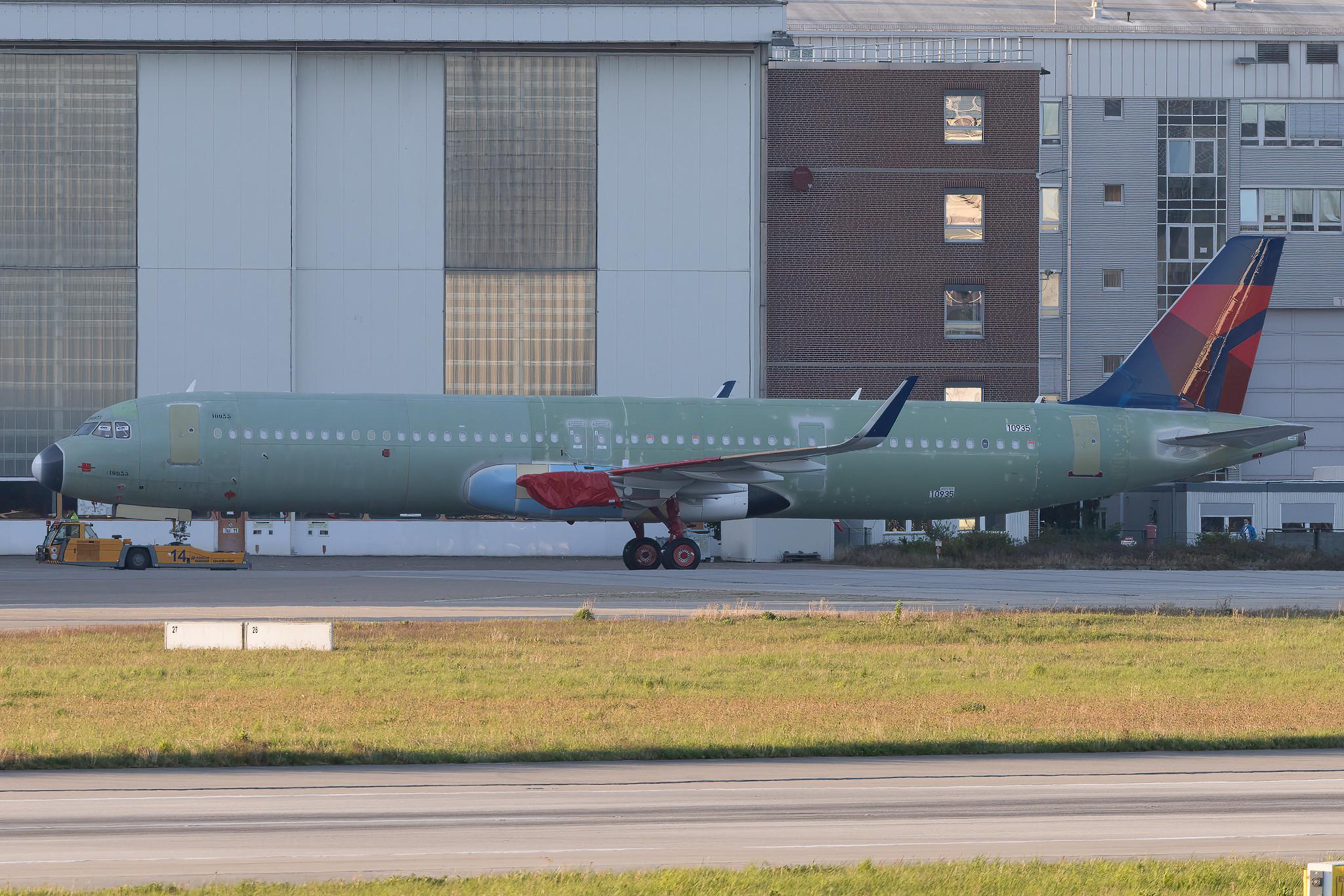 Hamburg Finkenwerder: Delta Air Lines (DL / DAL) | Airbus A321-271NX A21N | D-AZYM | N505DZ | MSN 10935
