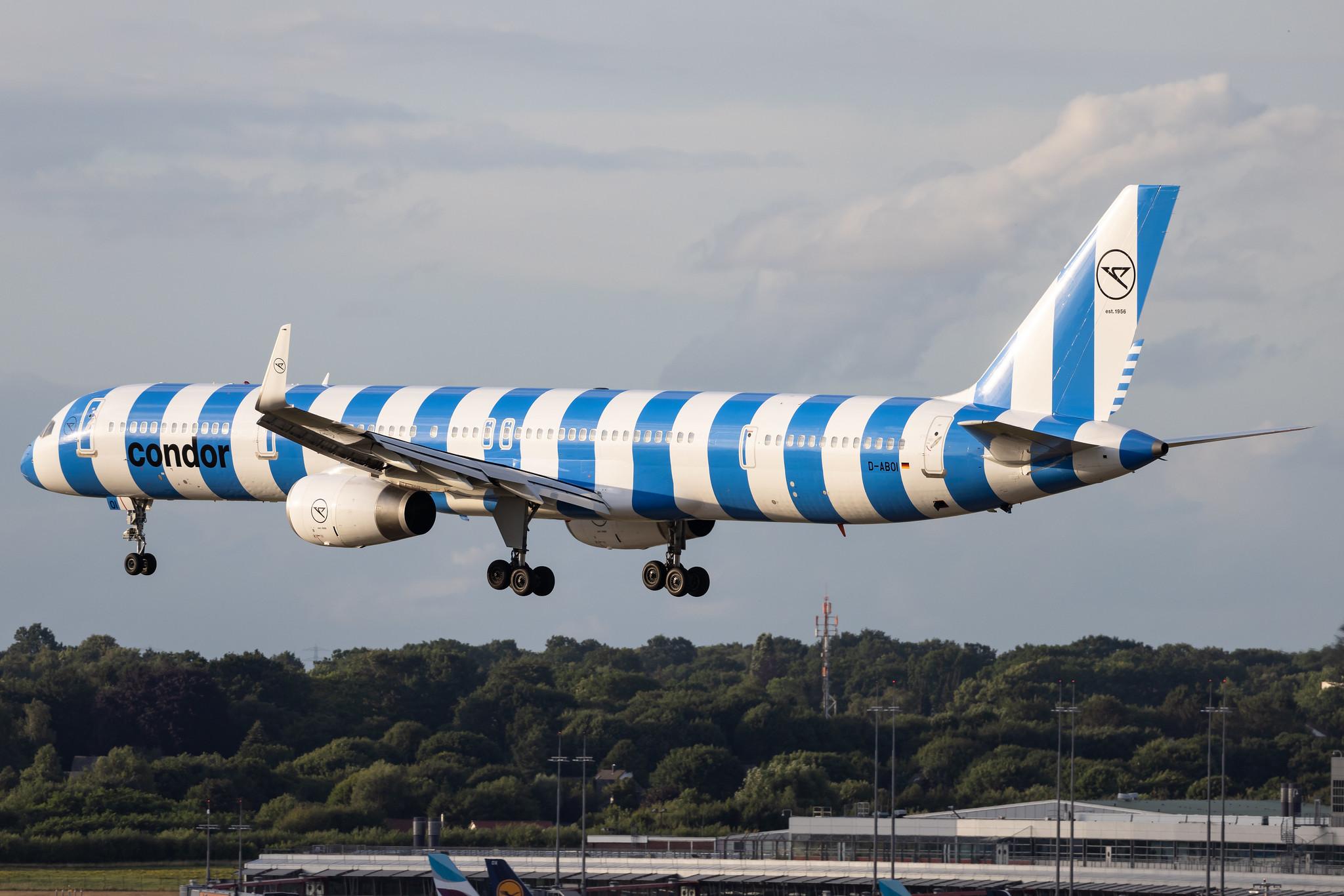 Hamburg Airport: Condor (DE / CFG) | Boeing 757-330 B753 | D-ABOI | MSN 29018