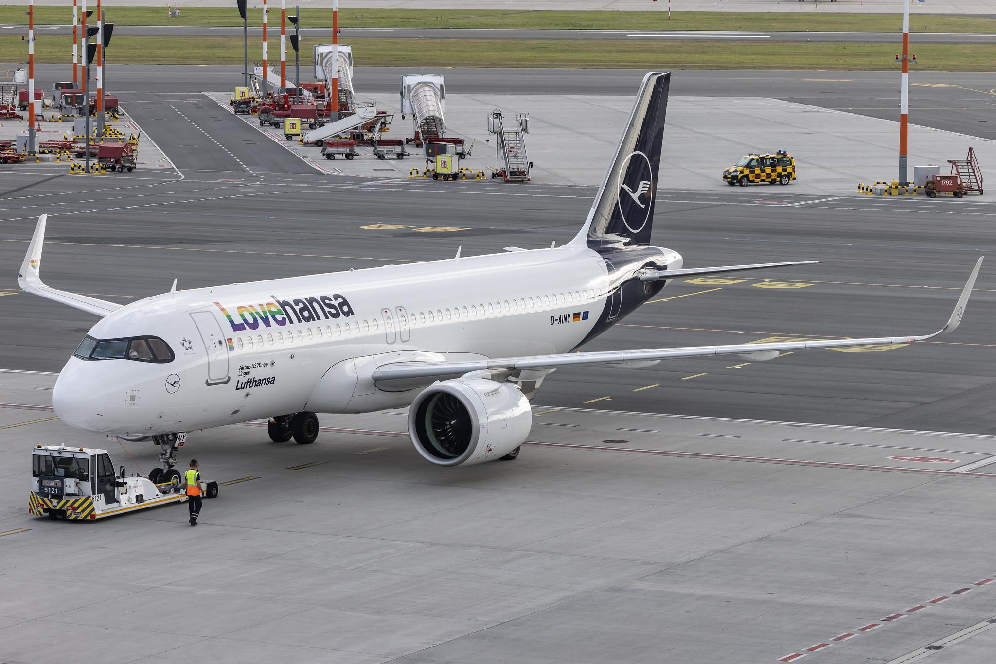 Hamburg Airport: Eurowings (EW / EWG) | Airbus A320-251N A20N | D-AENA | MSN 10758