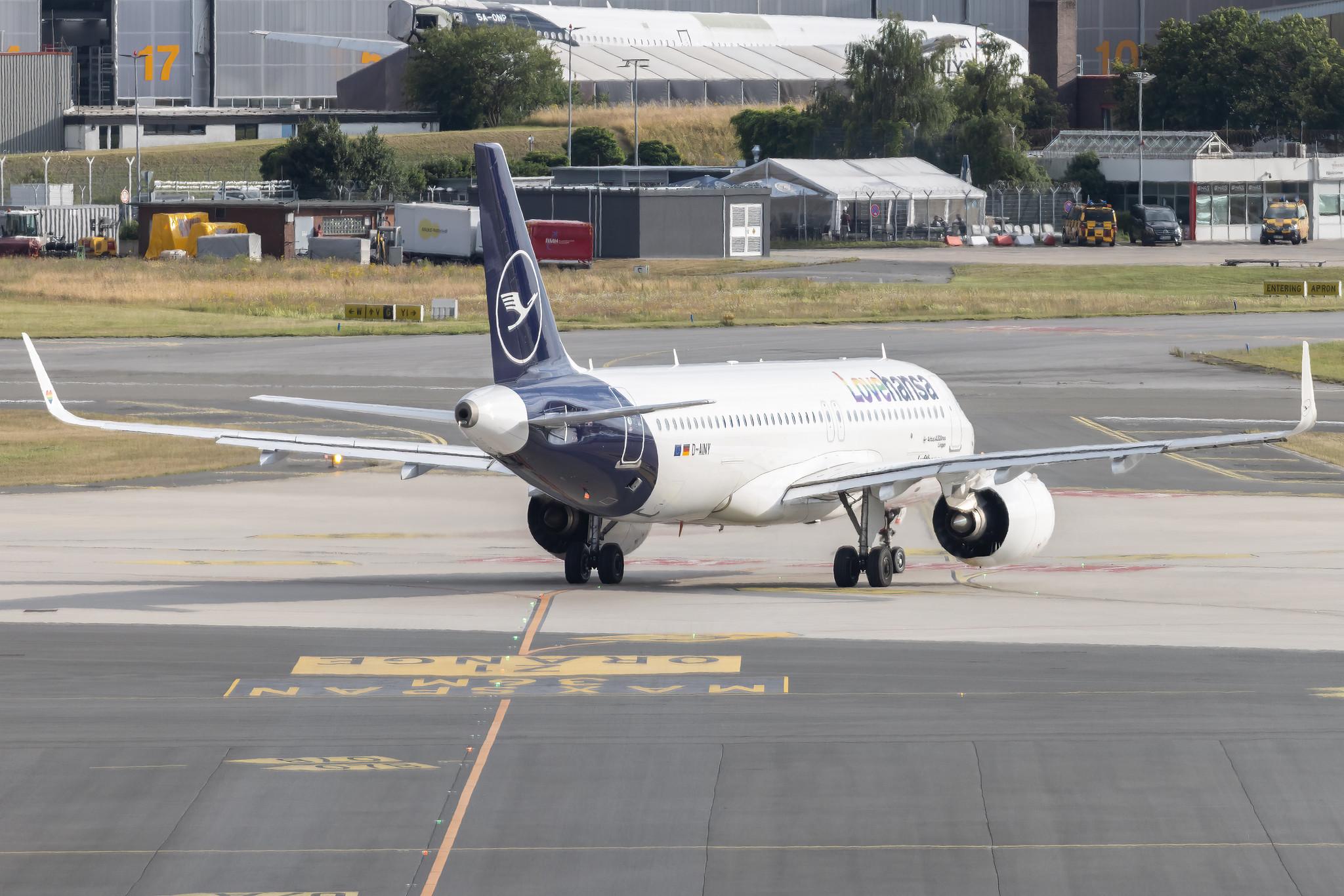 Hamburg Airport: Eurowings (EW / EWG) | Airbus A320-251N A20N | D-AENA | MSN 10758