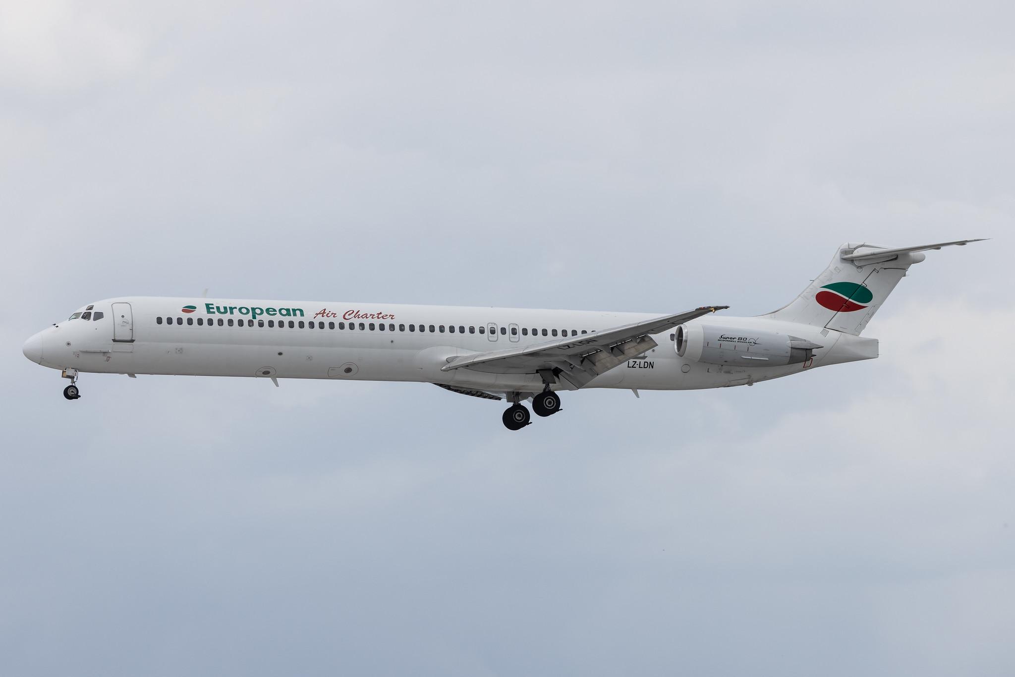 Hamburg Airport: European Air Charter (H6 / BUC) | McDonnell Douglas MD-82 MD82 | LZ-LDN | MSN 53216