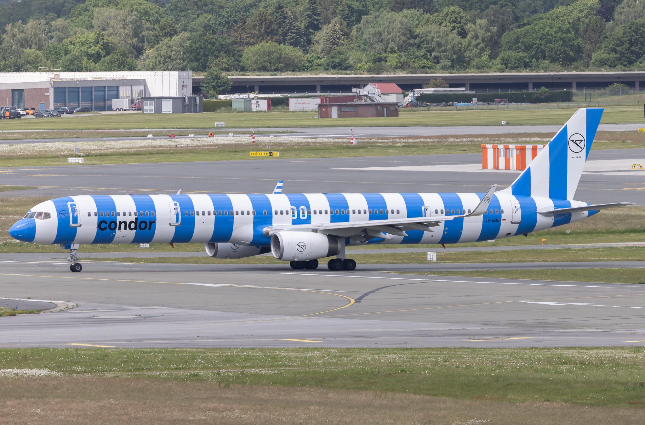 Hamburg Airport: Condor (DE / CFG) | Boeing 757-330 B753 | D-ABOI | MSN 29018