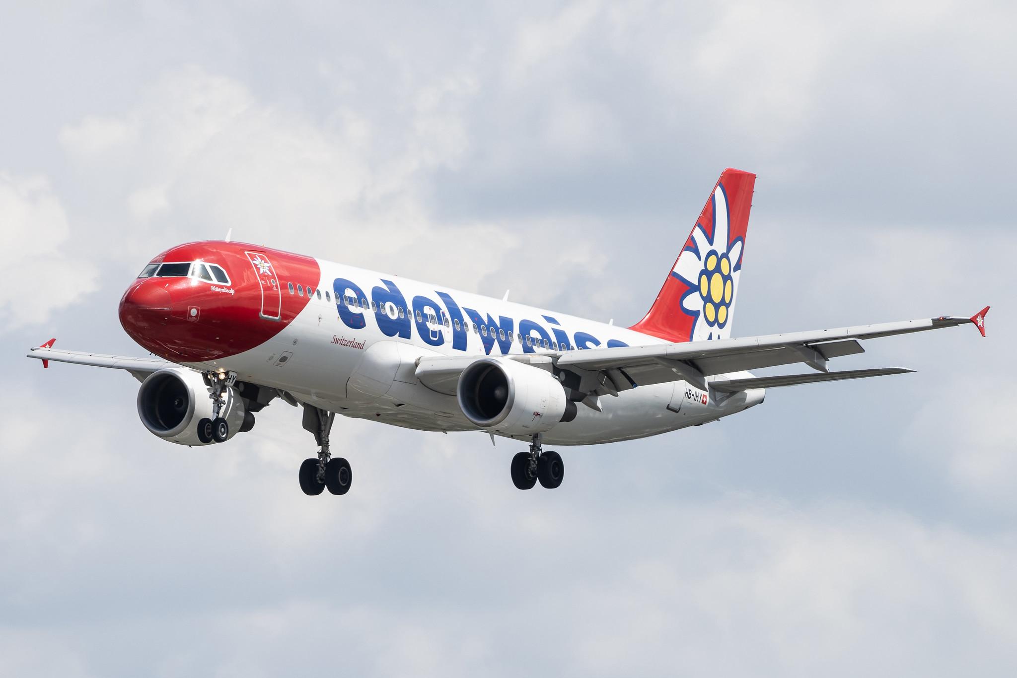 Hamburg Airport: Edelweiss Air (WK / EDW) | Airbus A320-214 A320 | HB-IHY | MSN 0947