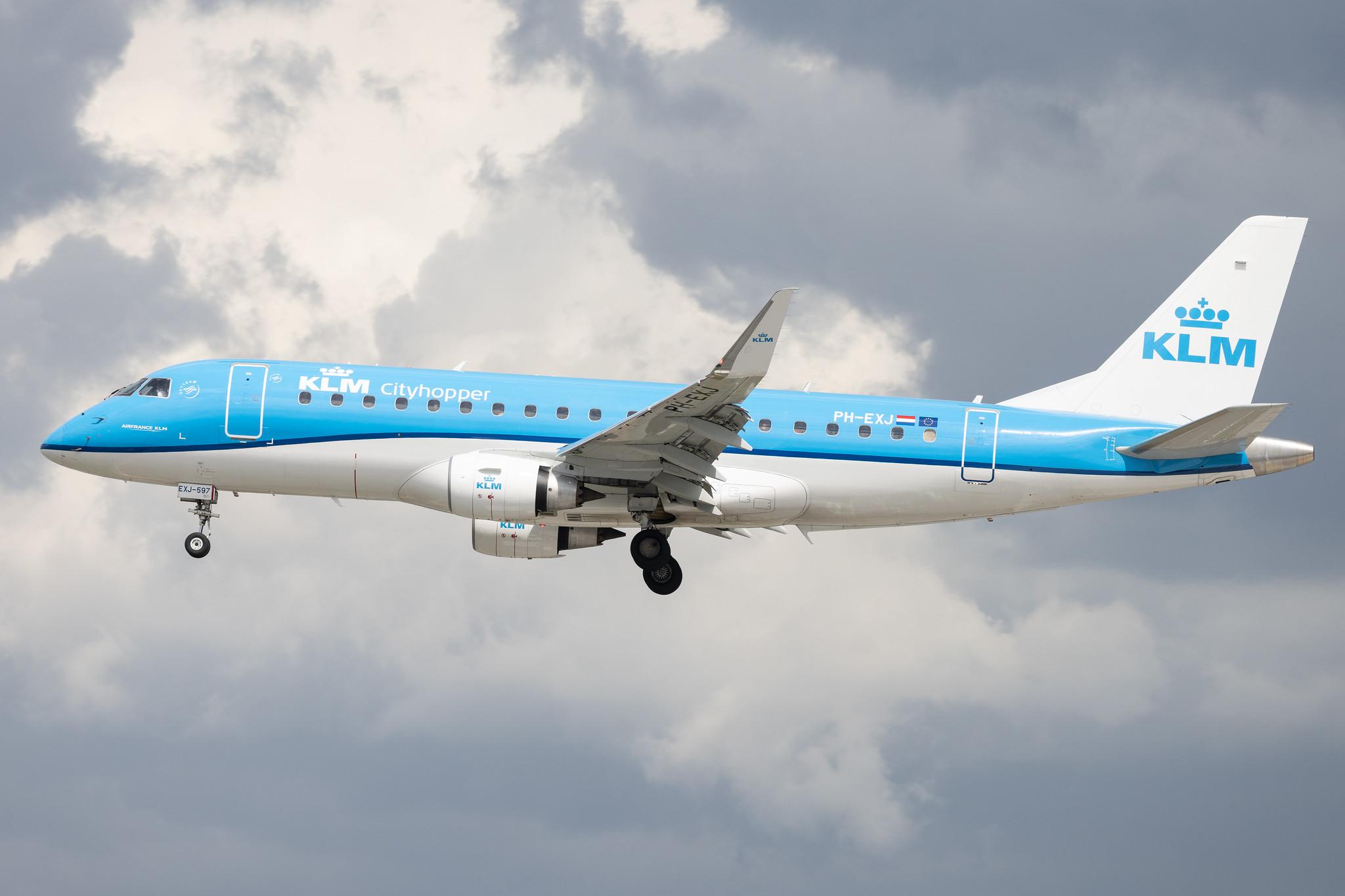 Hamburg Airport: KLM (KL / KLM) | Operator: KLM Cityhopper | Embraer E175STD E75L | PH-EXJ | MSN 17000597