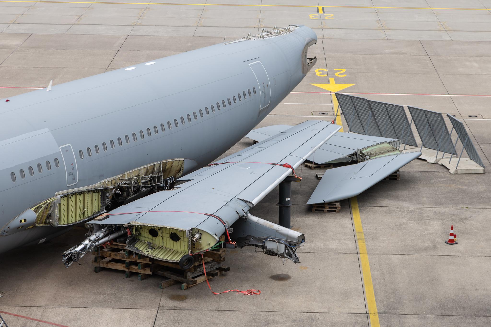 Hannover Airport: German Air Force (/ GAF) | Airbus A310-304 A310 | 10+23 | MSN 503