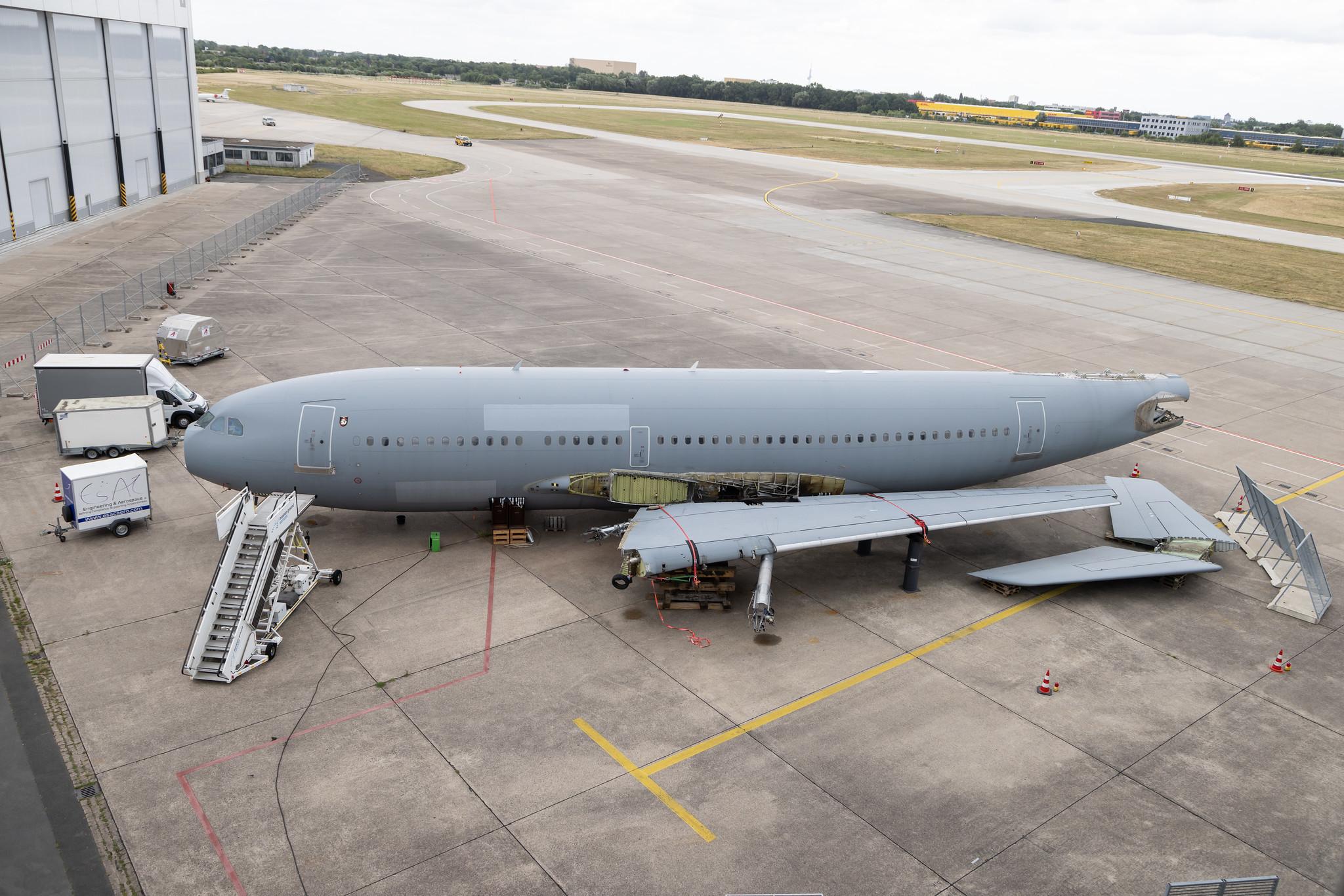 Hannover Airport: German Air Force (/ GAF) | Airbus A310-304 A310 | 10+23 | MSN 503